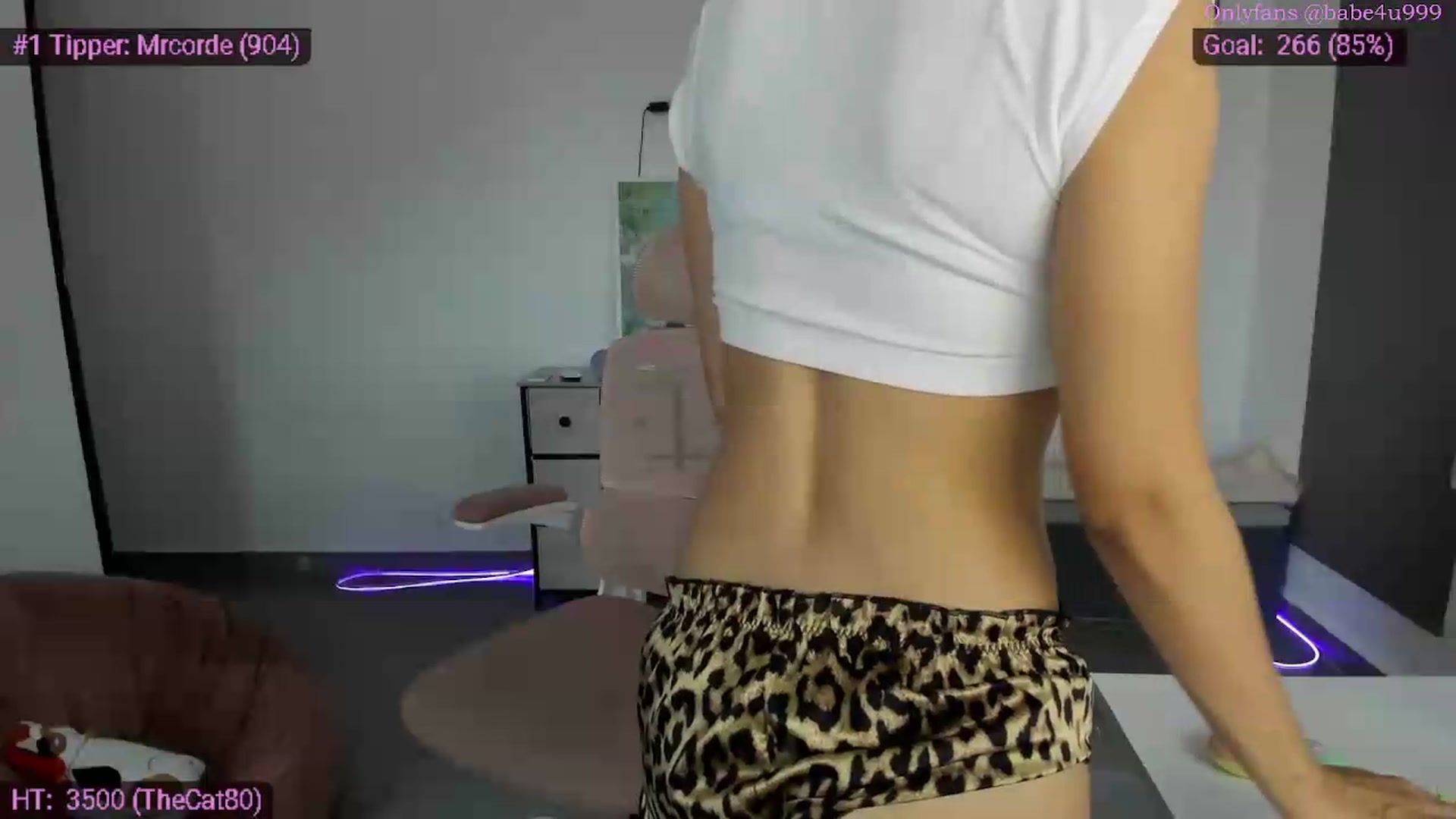 Gallery image thumbnail from MiauuB's myfreecams stream on, 06/23/2026, 24:22 image 13 of 20