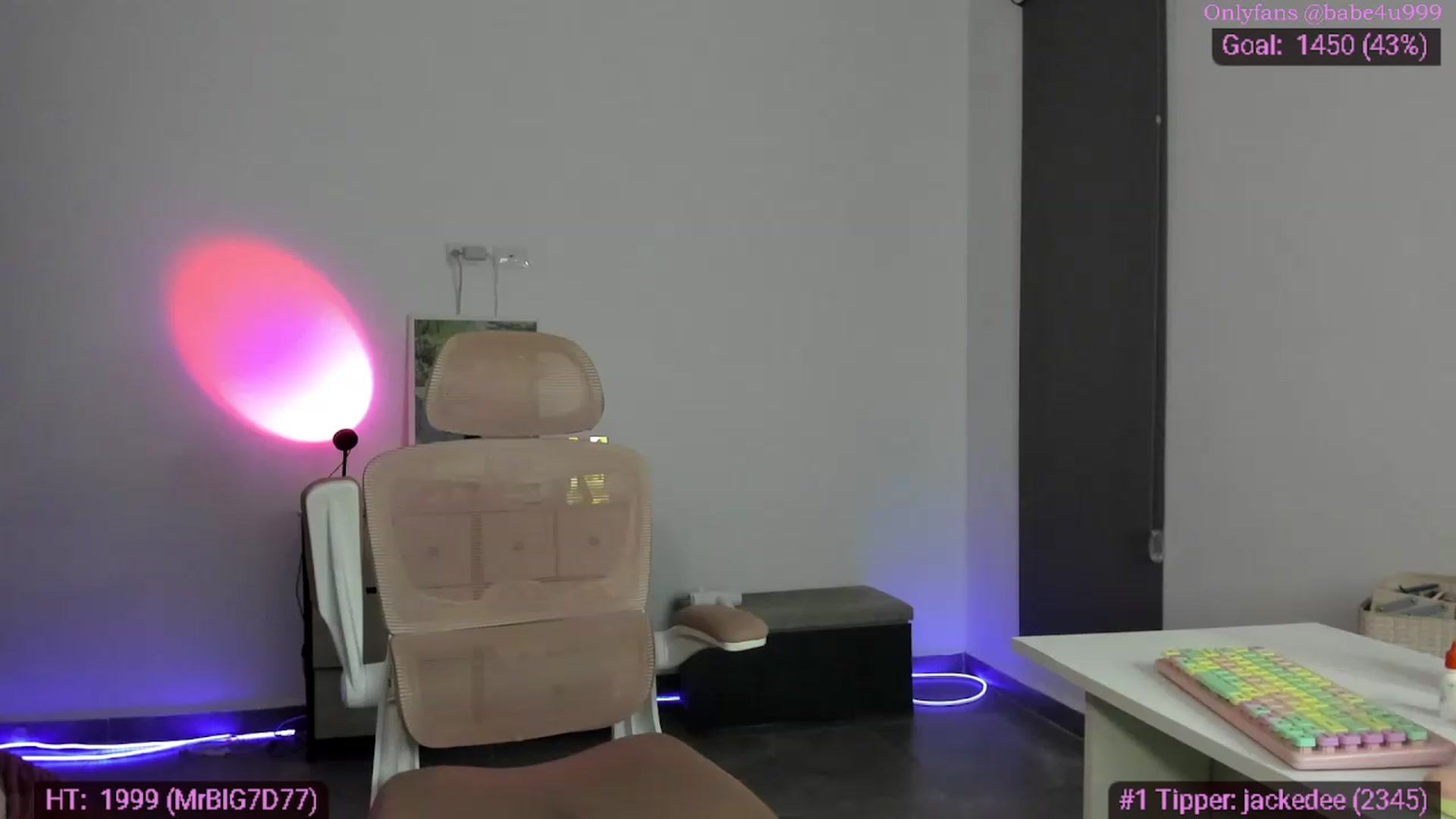 Gallery image thumbnail from MiauuB's myfreecams stream on, 07/24/2026, 02:27 image 2 of 20