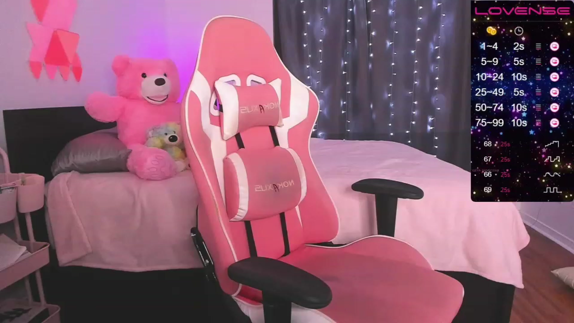 Gallery image thumbnail from Miaxxmae's myfreecams stream on, 11/22/2022, 16:32 image 17 of 20