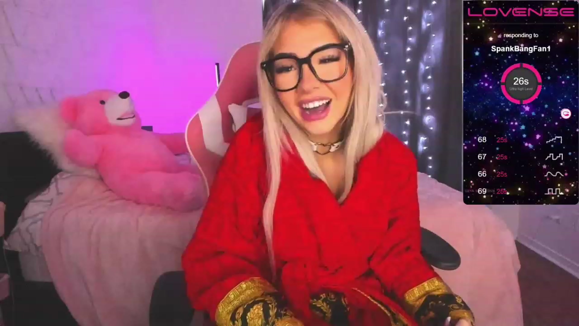 Gallery image thumbnail from Miaxxmae's myfreecams stream on, 11/24/2022, 16:34 image 20 of 20