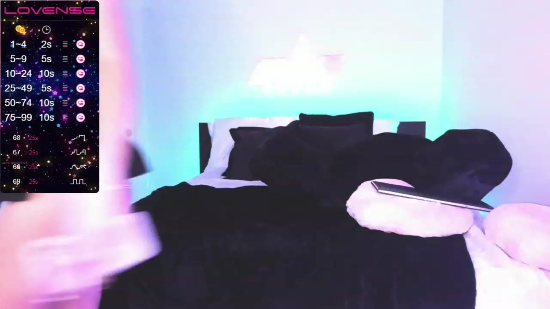 Gallery image thumbnail from Miaxxmae's myfreecams stream on, 12/12/2022, 03:30 image 19 of 20