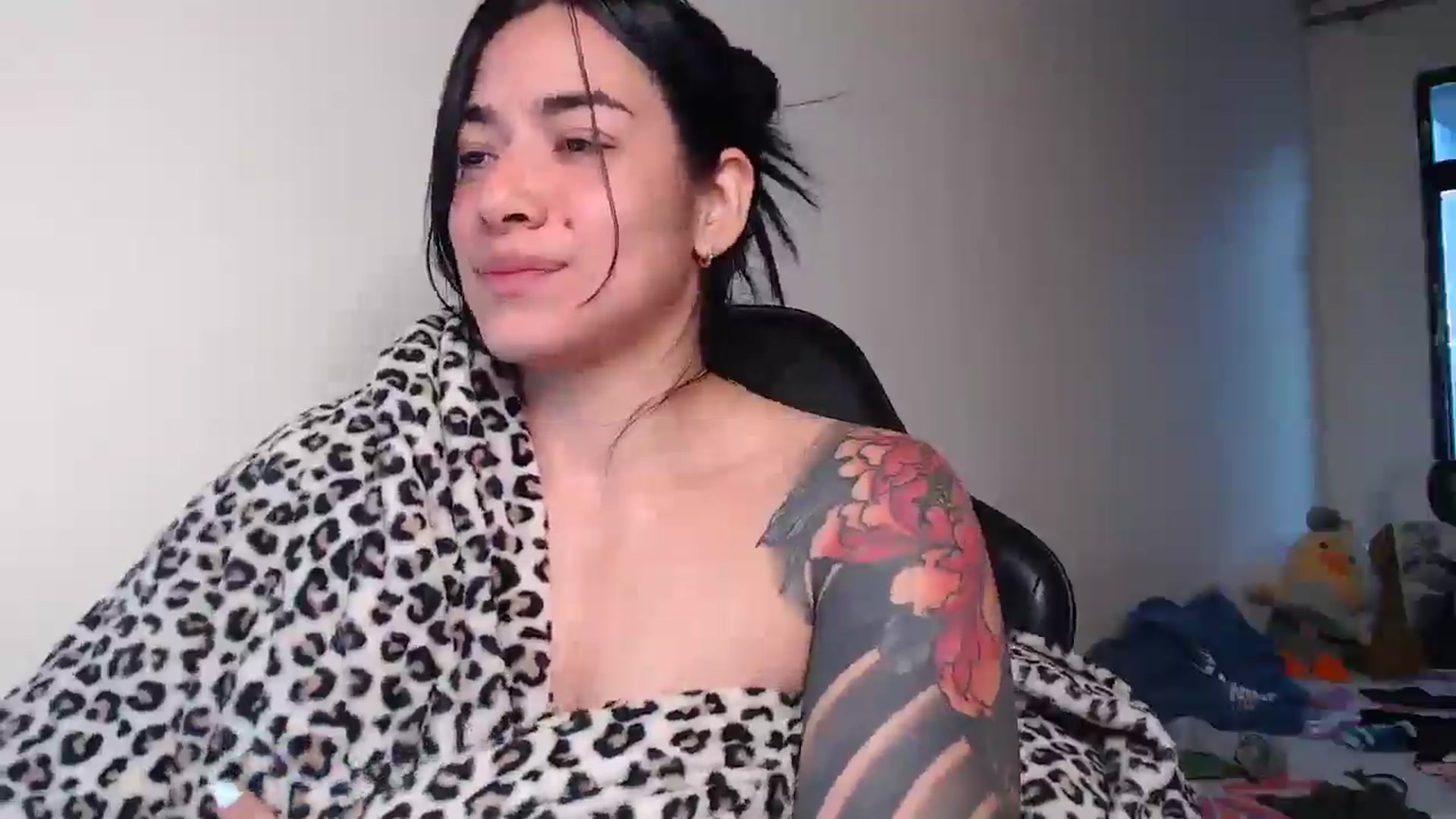 Gallery image thumbnail from MichellRay's myfreecams stream on, 02/19/2026, 20:12 image 10 of 20