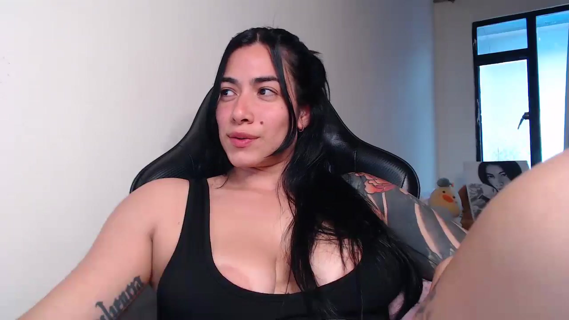 Gallery image thumbnail from MichellRay's myfreecams stream on, 02/19/2026, 20:12 image 19 of 20