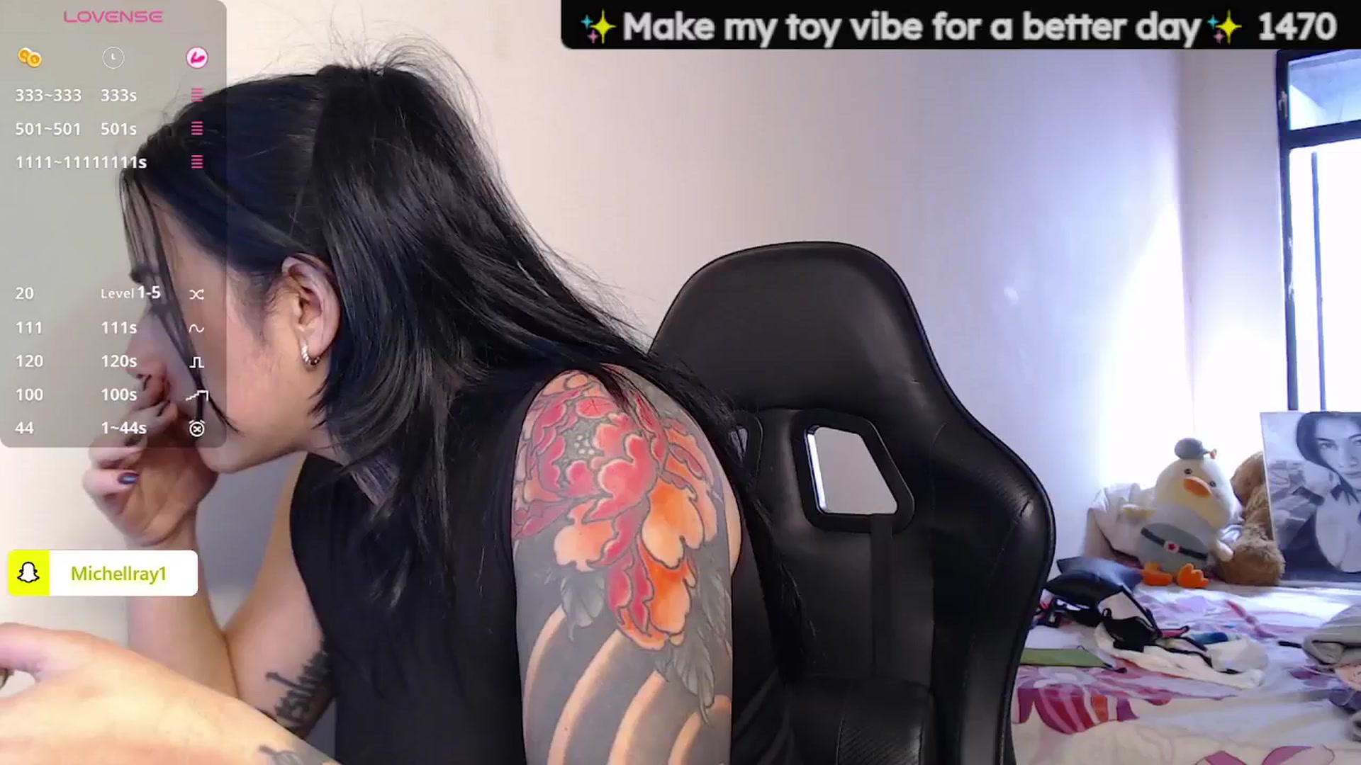 Gallery image thumbnail from MichellRay's myfreecams stream on, 02/22/2026, 19:35 image 17 of 20