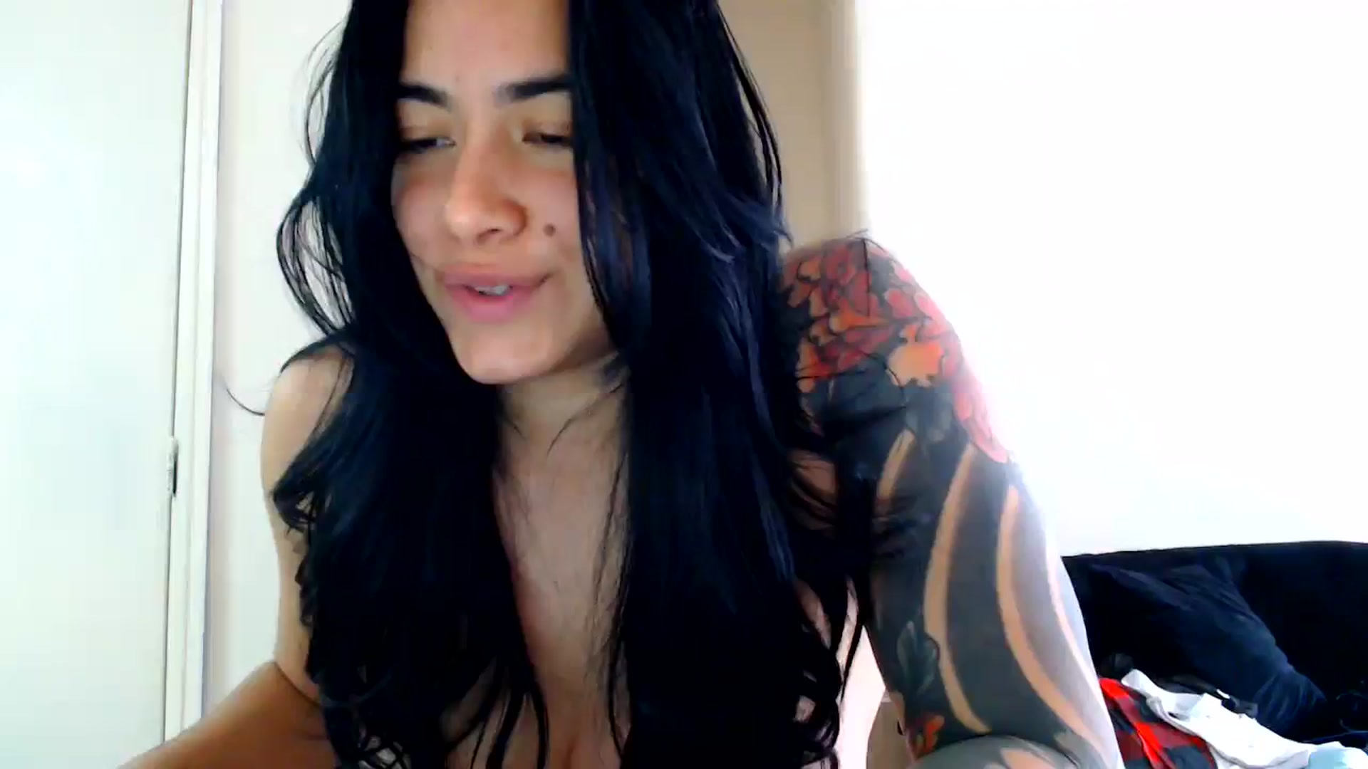 Gallery image thumbnail from MichellRay's myfreecams stream on, 03/12/2026, 17:46 image 12 of 20