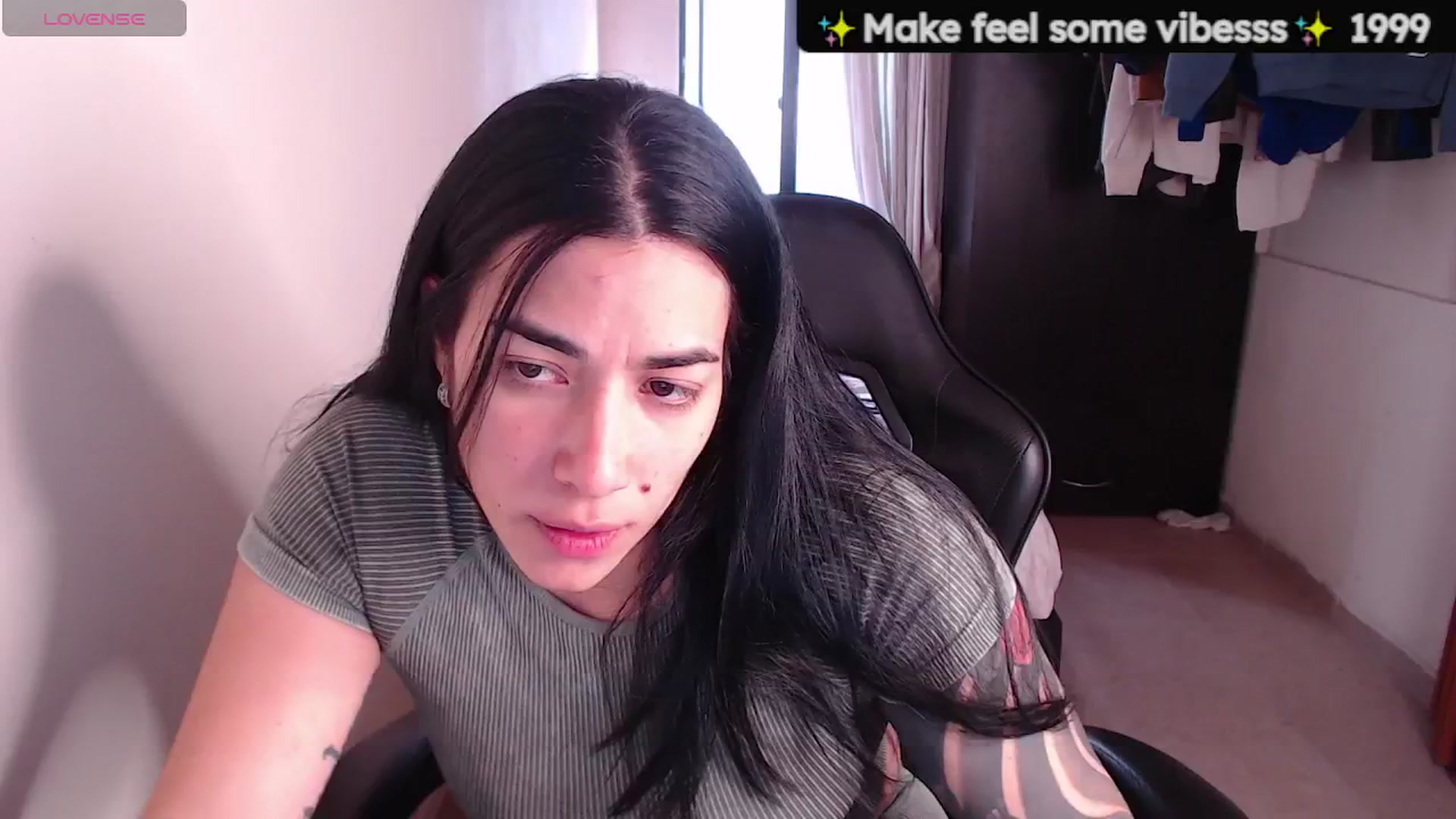 Gallery image thumbnail from MichellRay's myfreecams stream on, 04/13/2026, 19:10 image 20 of 20