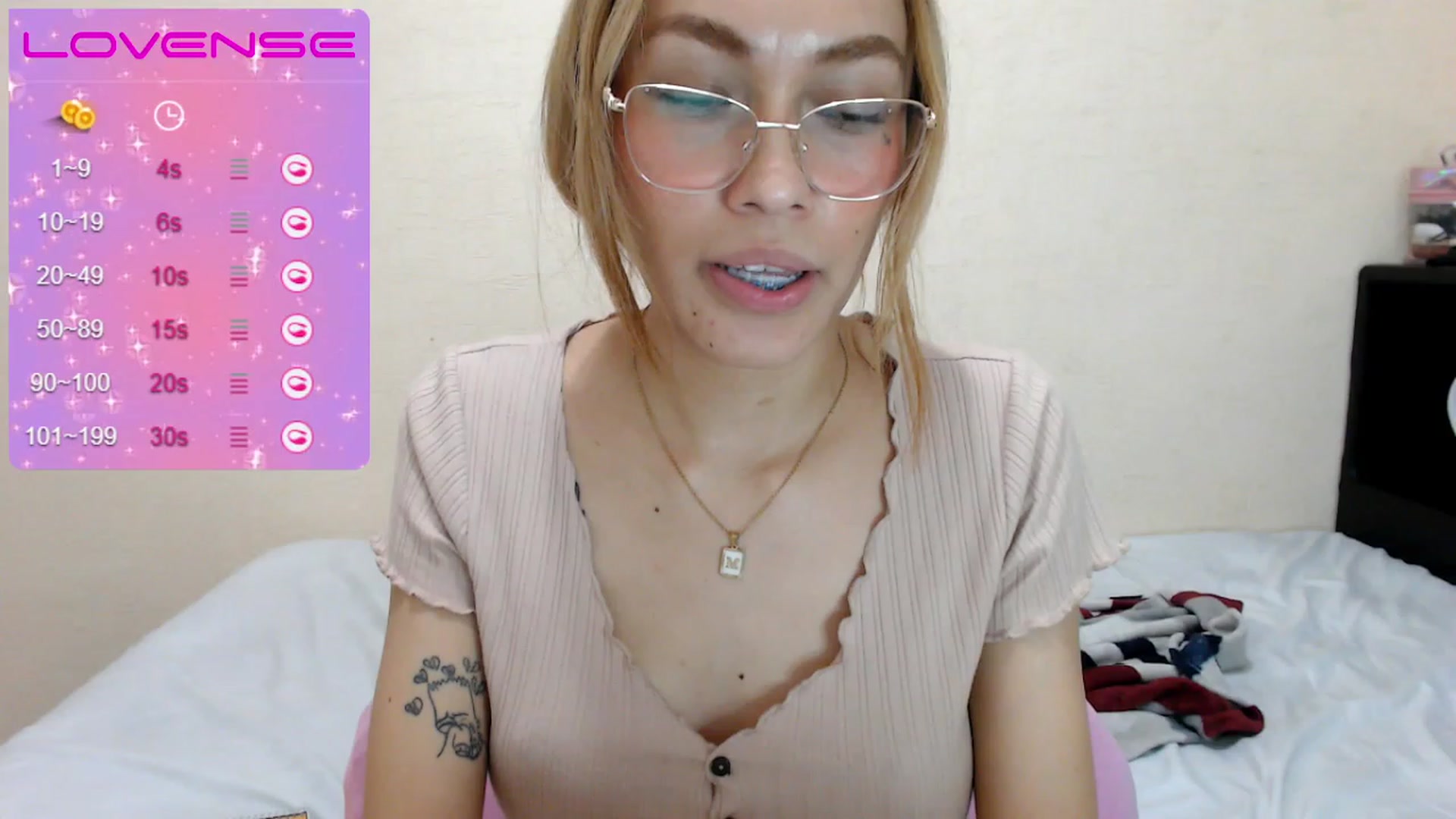Gallery image thumbnail from MichelleFerry's myfreecams stream on, 11/18/2022, 11:04 image 17 of 20