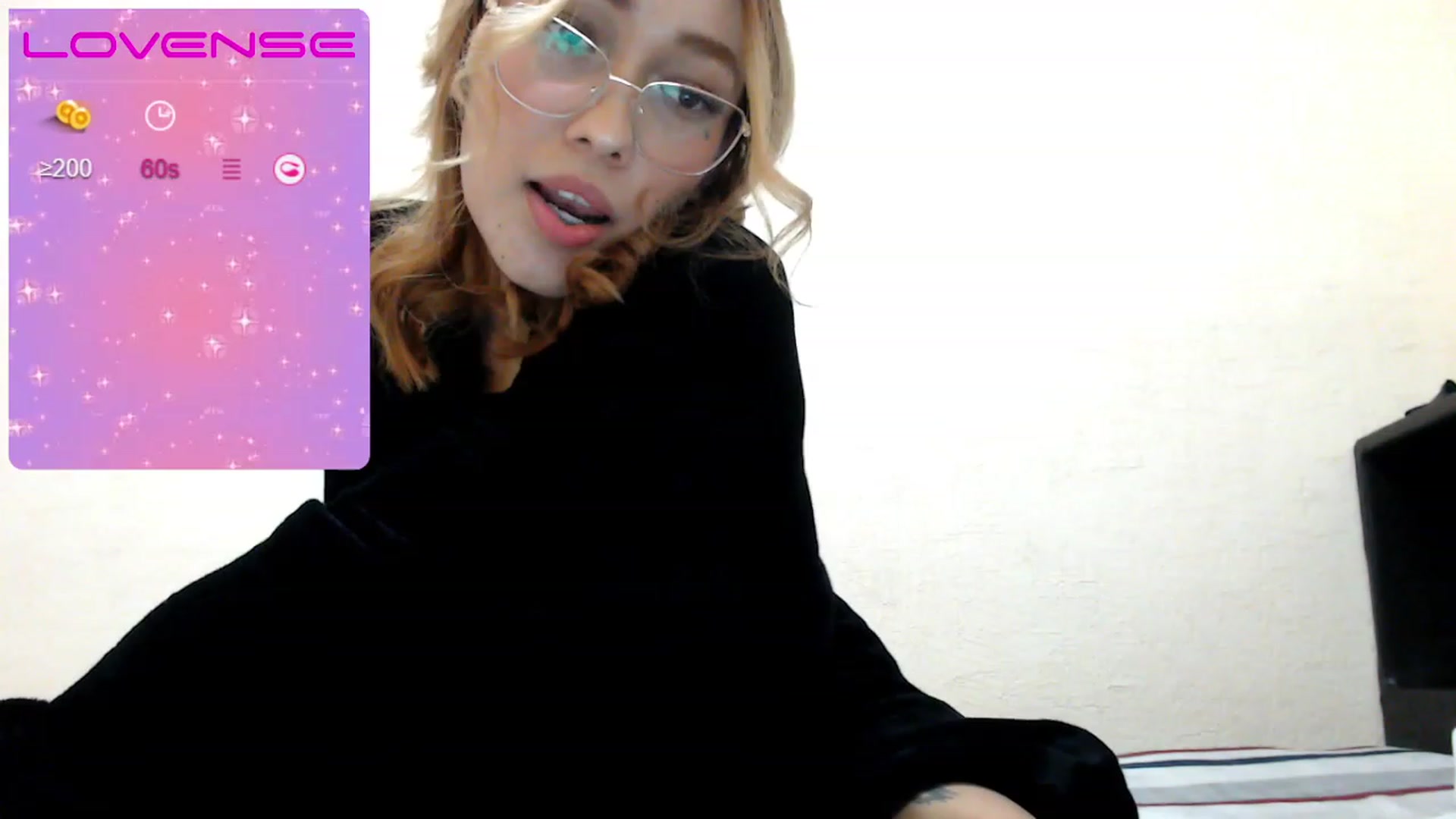 Gallery image thumbnail from MichelleFerry's myfreecams stream on, 11/19/2022, 18:13 image 8 of 20