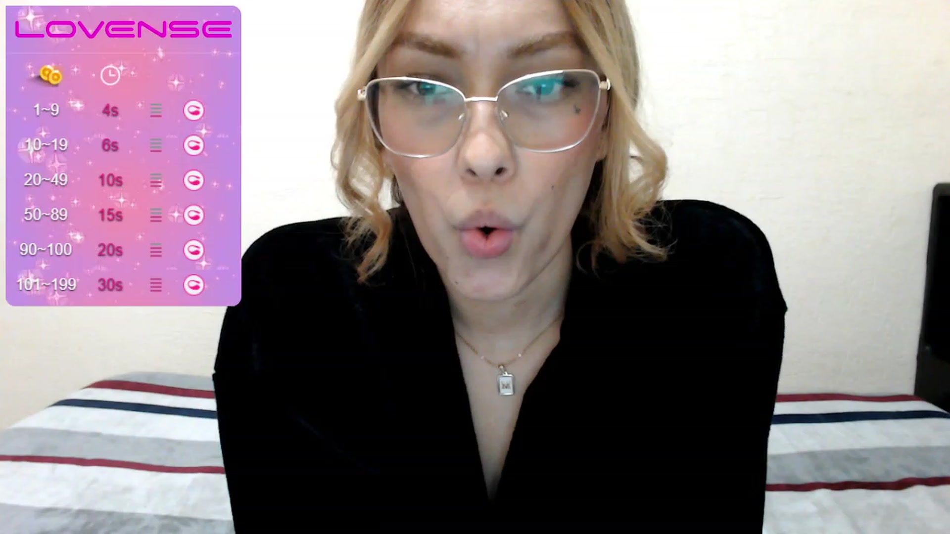 Gallery image thumbnail from MichelleFerry's myfreecams stream on, 11/19/2022, 01:31 image 18 of 20