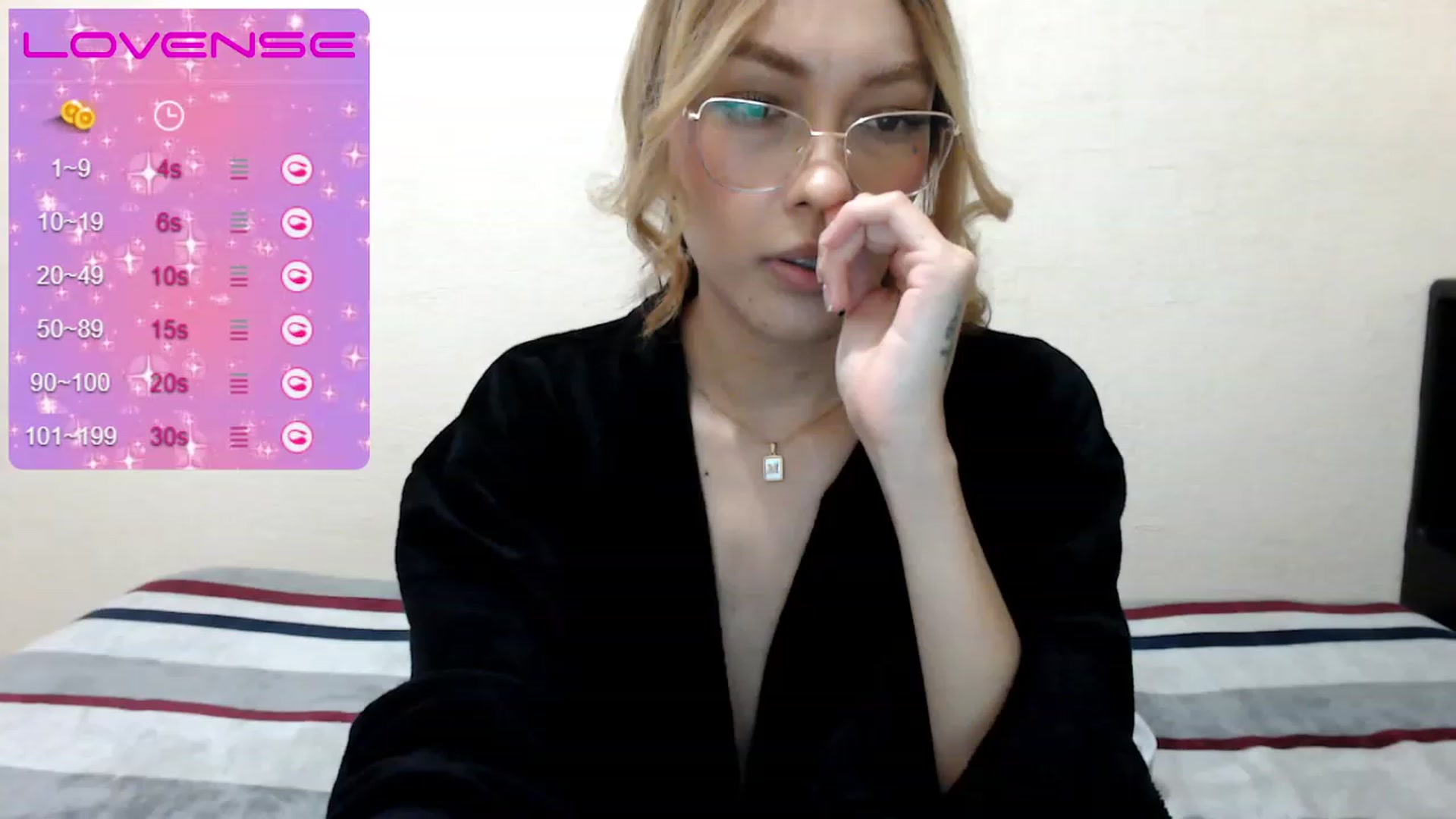 Gallery image thumbnail from MichelleFerry's myfreecams stream on, 11/19/2022, 01:31 image 15 of 20