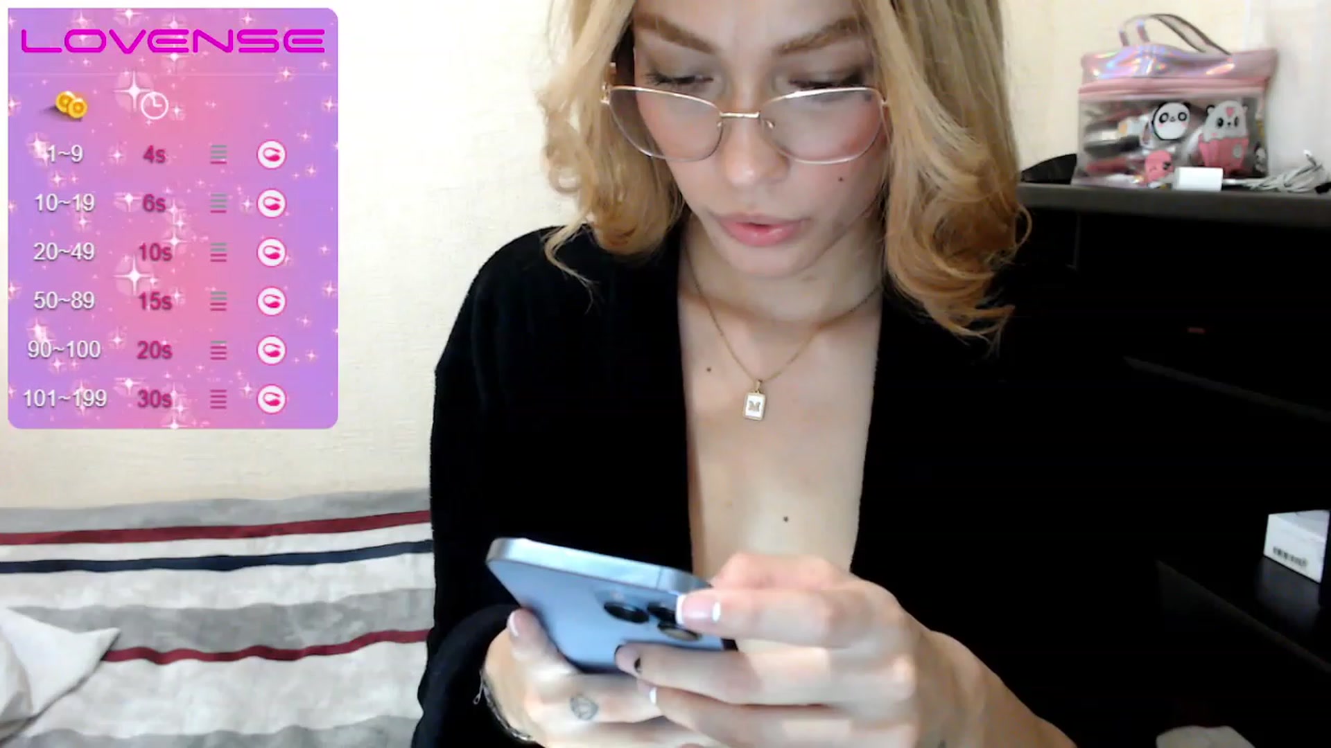 Gallery image thumbnail from MichelleFerry's myfreecams stream on, 11/19/2022, 09:10 image 1 of 20