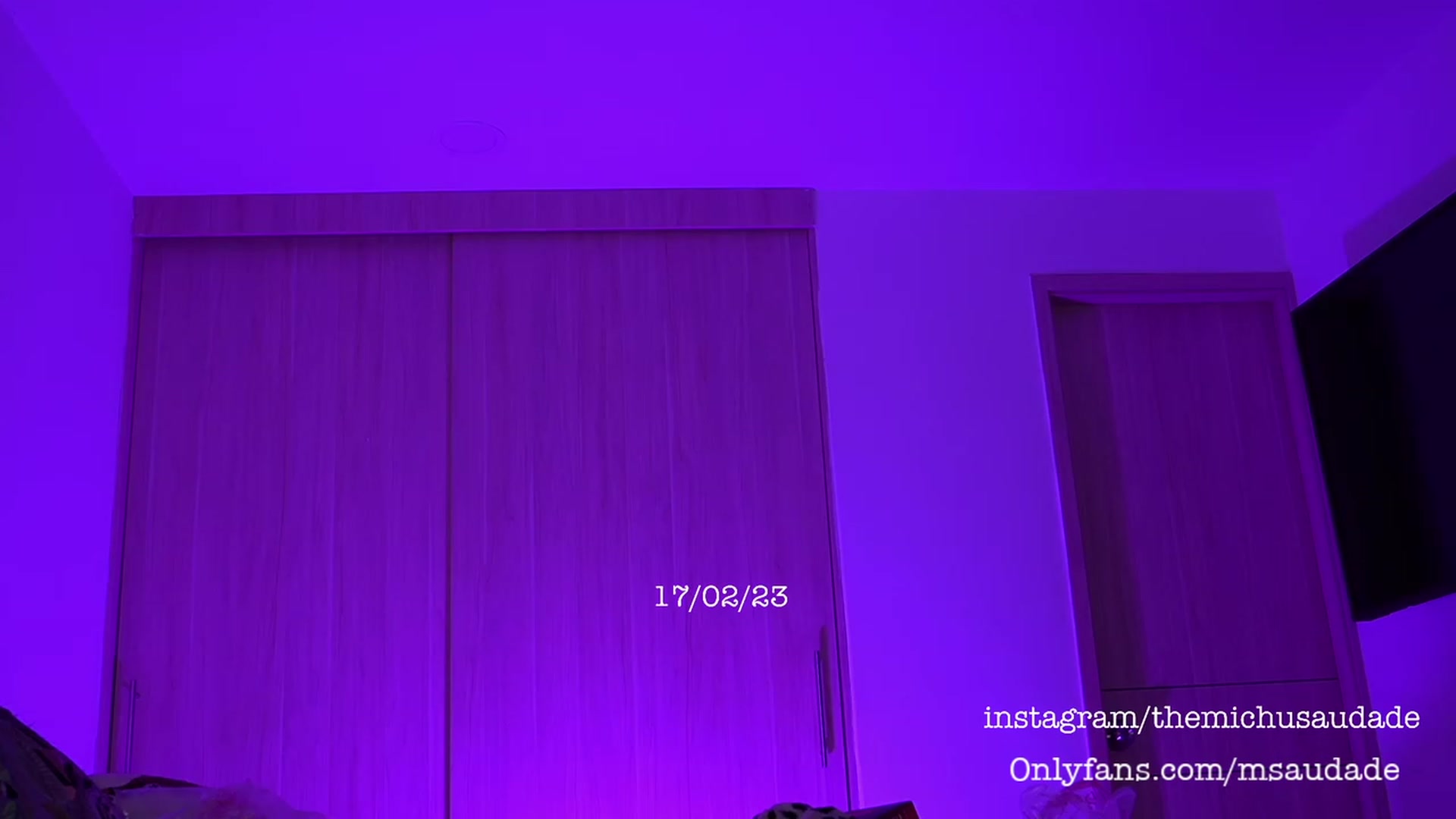 Gallery image thumbnail from Michusaudade's myfreecams stream on, 02/18/2023, 24:55 image 11 of 20