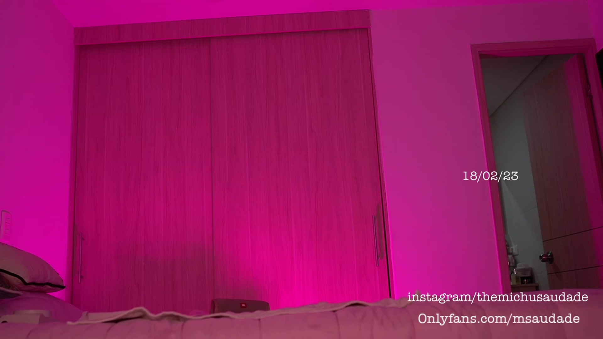 Gallery image thumbnail from Michusaudade's myfreecams stream on, 02/18/2023, 23:59 image 2 of 20