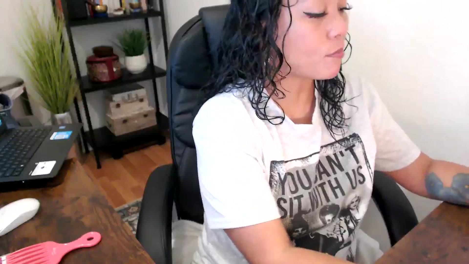 Gallery image thumbnail from MickaylaMinx's myfreecams stream on, 09/13/2024, 15:33 image 8 of 20