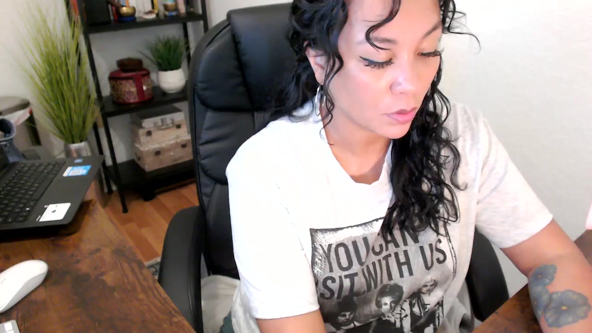 Gallery image thumbnail from MickaylaMinx's myfreecams stream on, 09/13/2024, 16:48 image 17 of 20