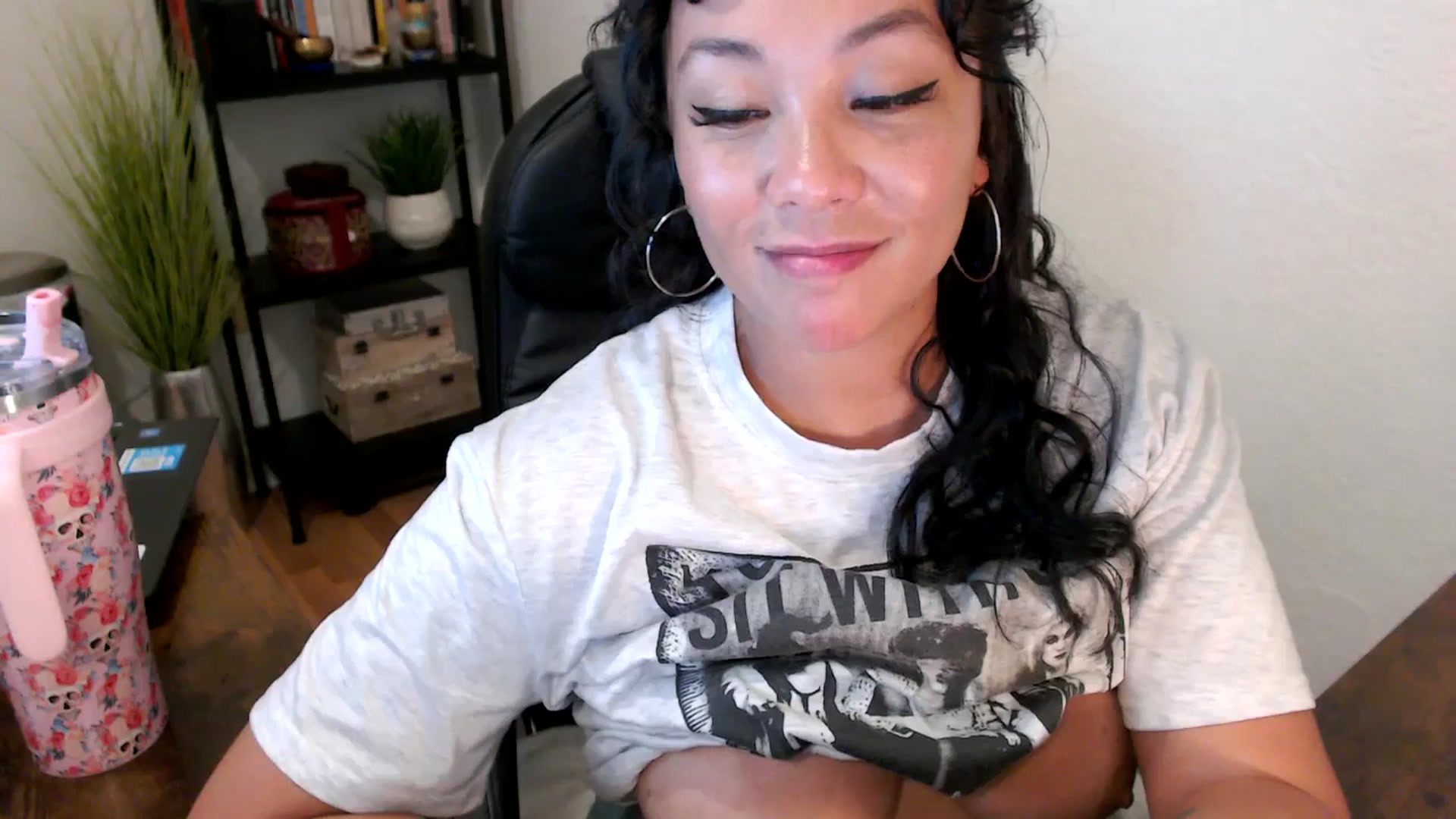 Gallery image thumbnail from MickaylaMinx's myfreecams stream on, 09/13/2024, 21:43 image 4 of 20