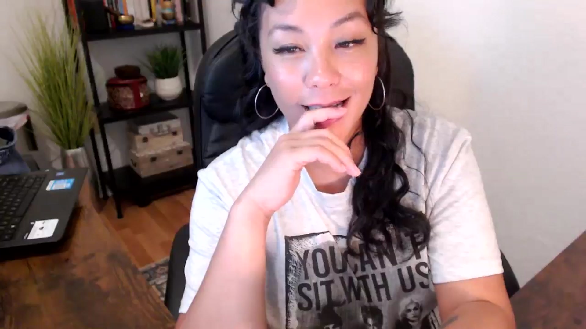 Gallery image thumbnail from MickaylaMinx's myfreecams stream on, 09/13/2024, 21:43 image 11 of 20