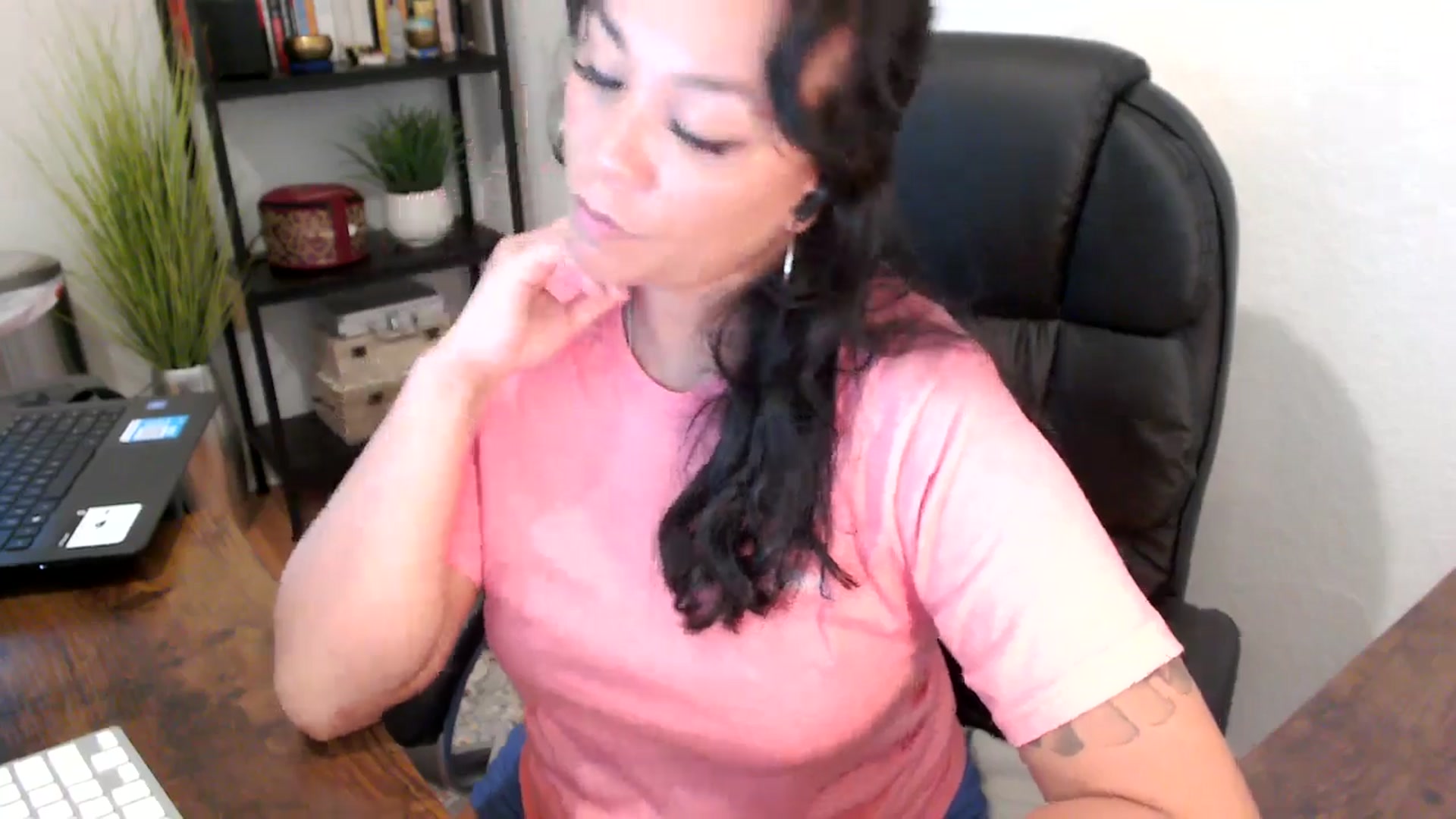 Gallery image thumbnail from MickaylaMinx's myfreecams stream on, 09/16/2024, 15:49 image 4 of 20