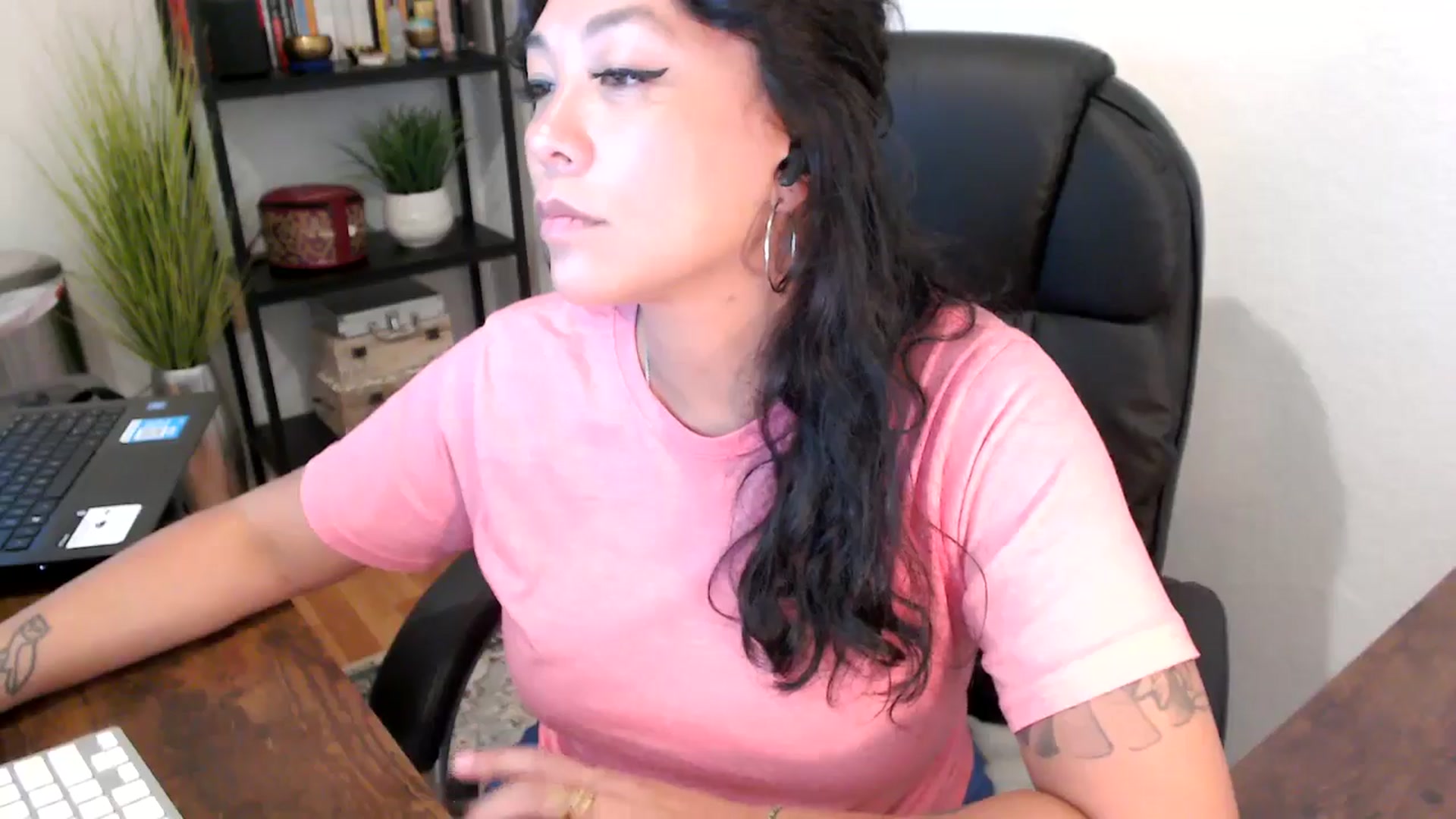 Gallery image thumbnail from MickaylaMinx's myfreecams stream on, 09/16/2024, 15:49 image 8 of 20