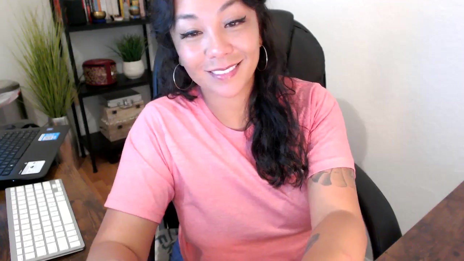 Gallery image thumbnail from MickaylaMinx's myfreecams stream on, 09/16/2024, 15:49 image 18 of 20