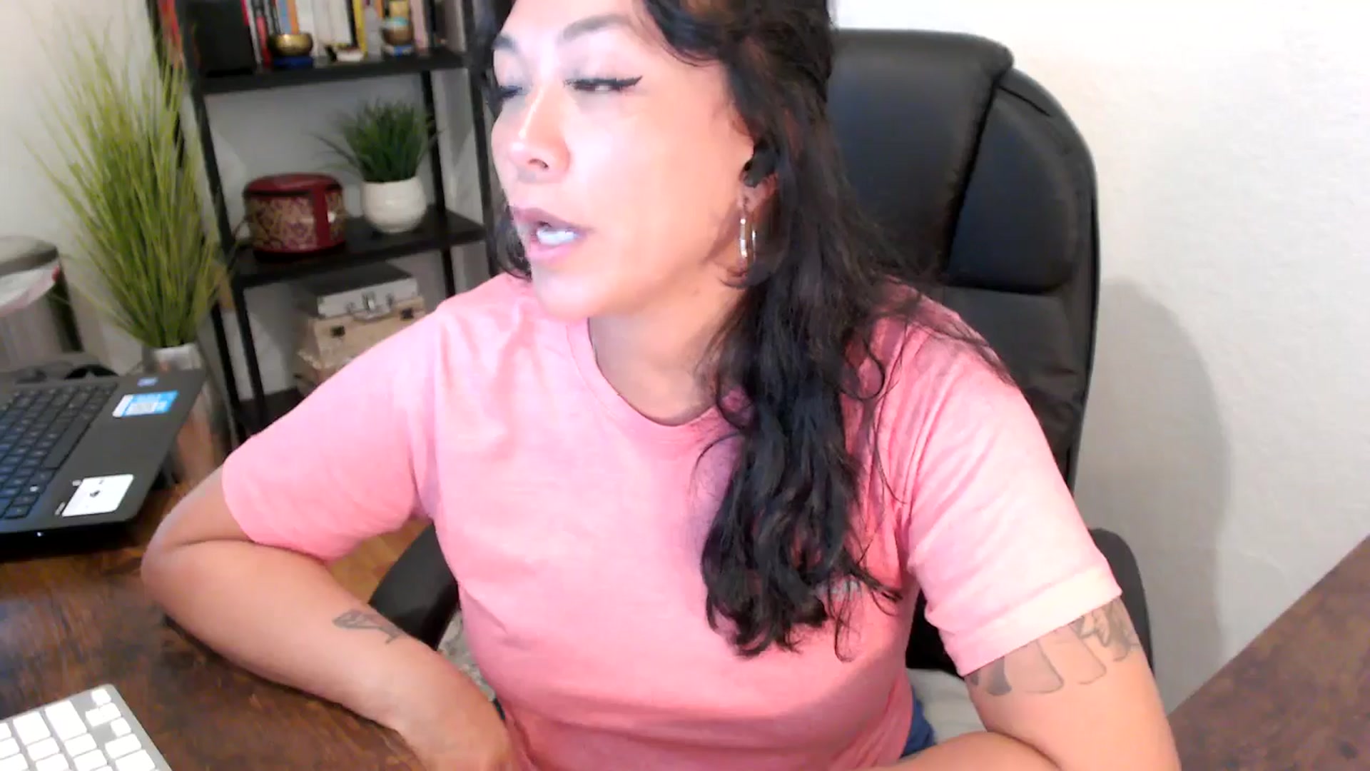 Gallery image thumbnail from MickaylaMinx's myfreecams stream on, 09/16/2024, 15:49 image 5 of 20