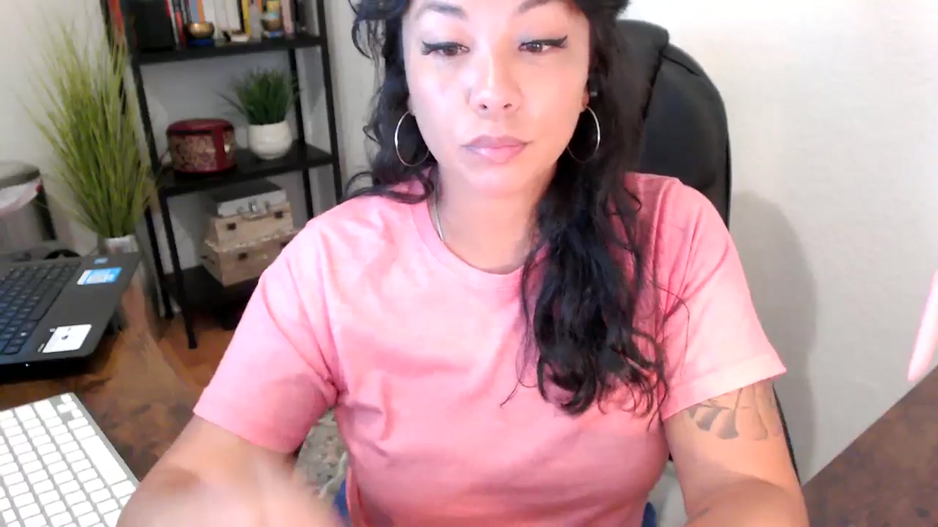 Gallery image thumbnail from MickaylaMinx's myfreecams stream on, 09/16/2024, 15:49 image 15 of 20