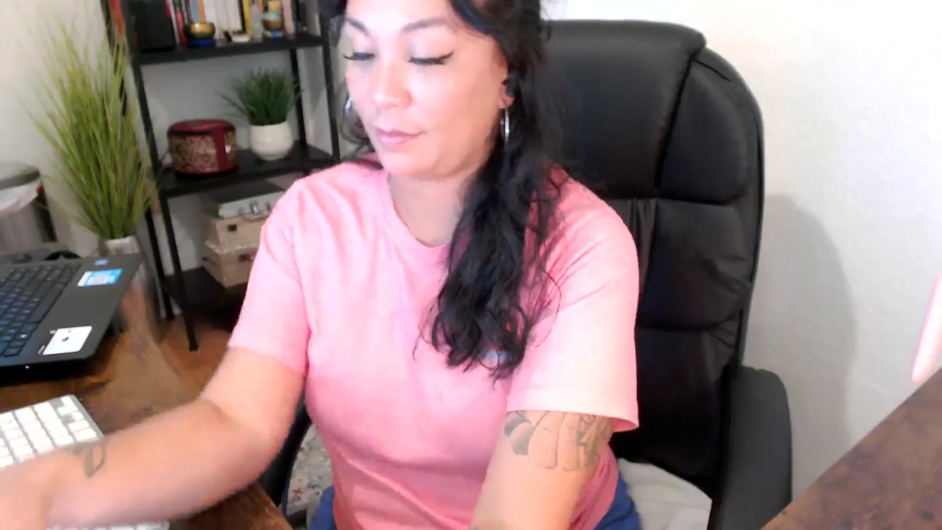 Gallery image thumbnail from MickaylaMinx's myfreecams stream on, 09/16/2024, 15:49 image 13 of 20