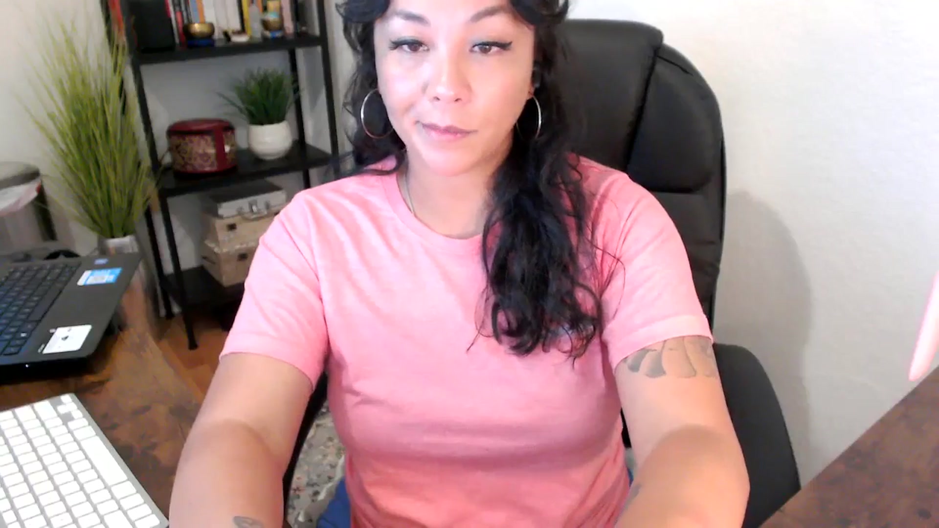 Gallery image thumbnail from MickaylaMinx's myfreecams stream on, 09/16/2024, 15:49 image 14 of 20