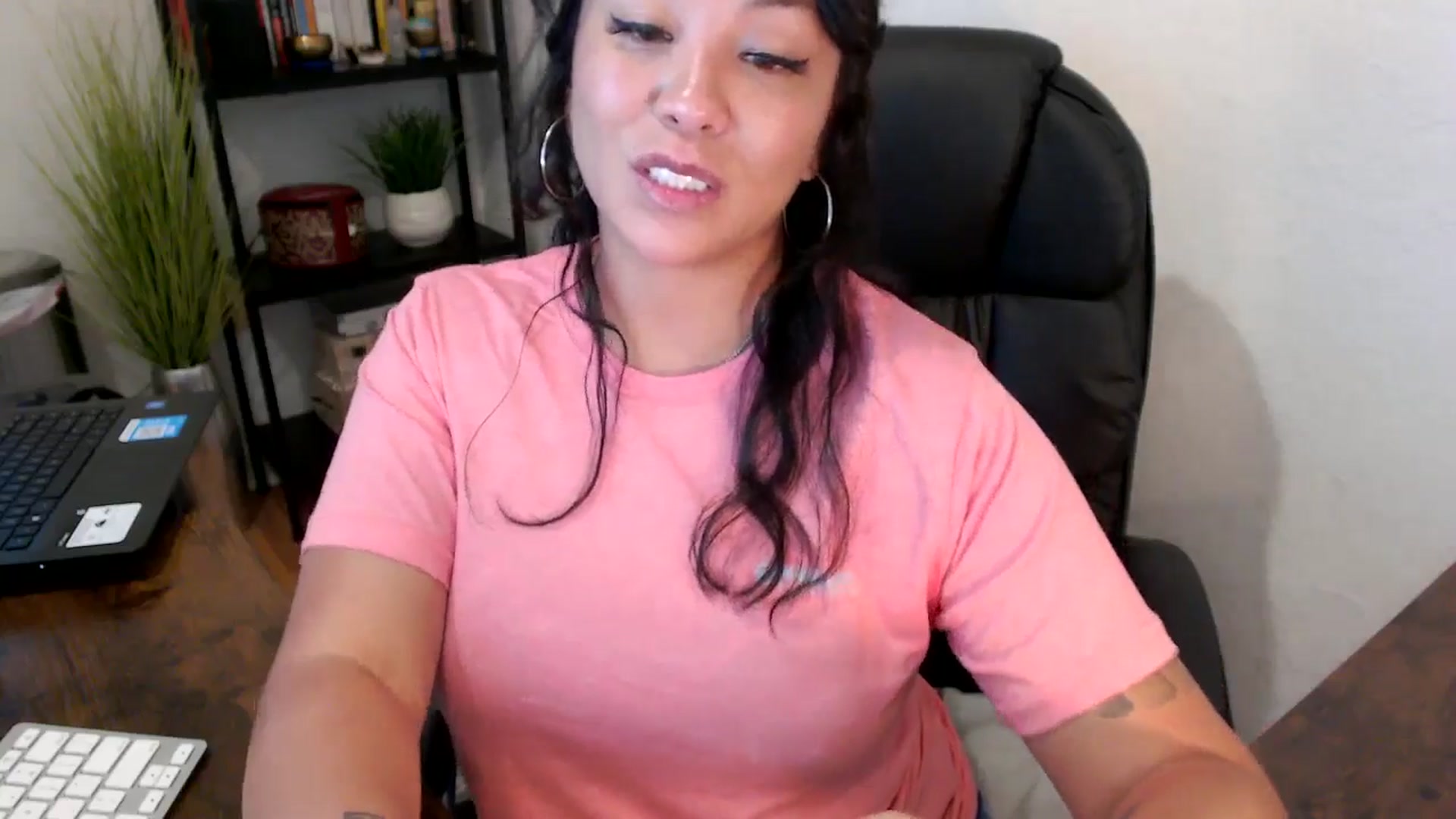 Gallery image thumbnail from MickaylaMinx's myfreecams stream on, 09/16/2024, 17:25 image 4 of 20