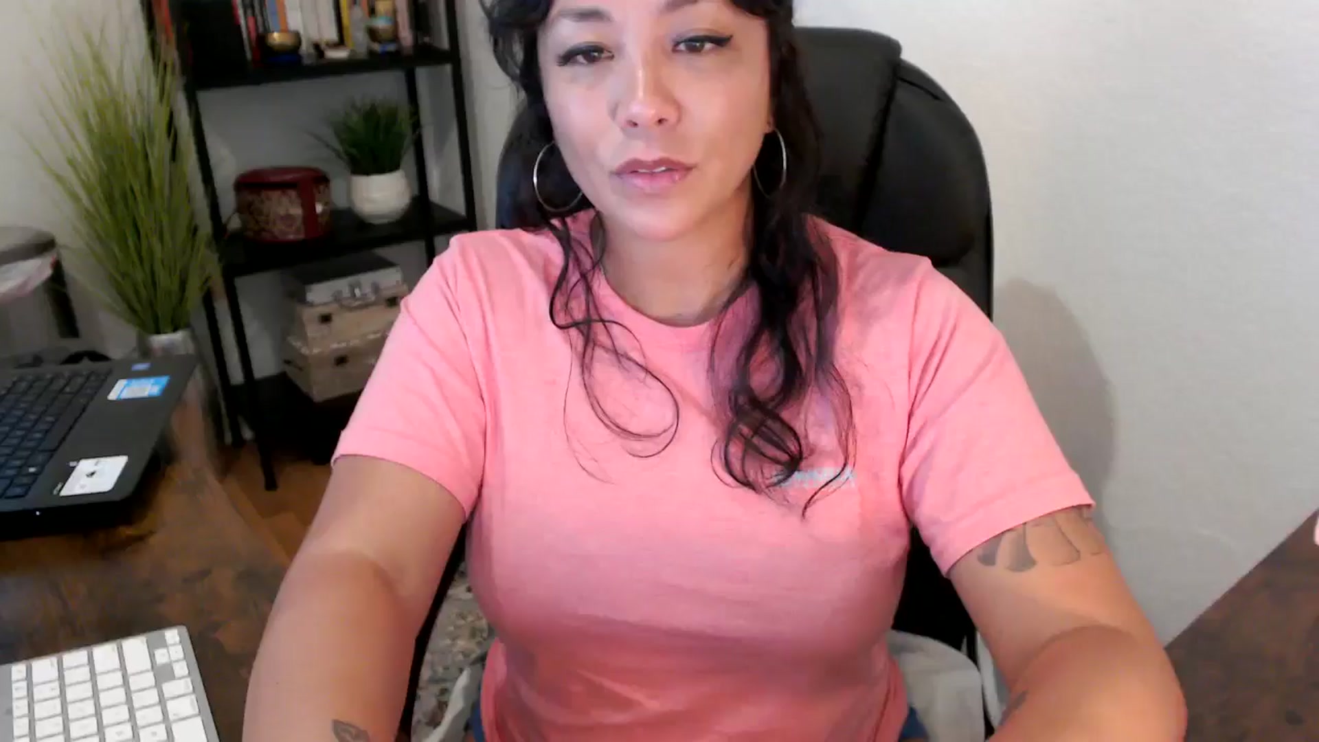 Gallery image thumbnail from MickaylaMinx's myfreecams stream on, 09/16/2024, 17:25 image 19 of 20