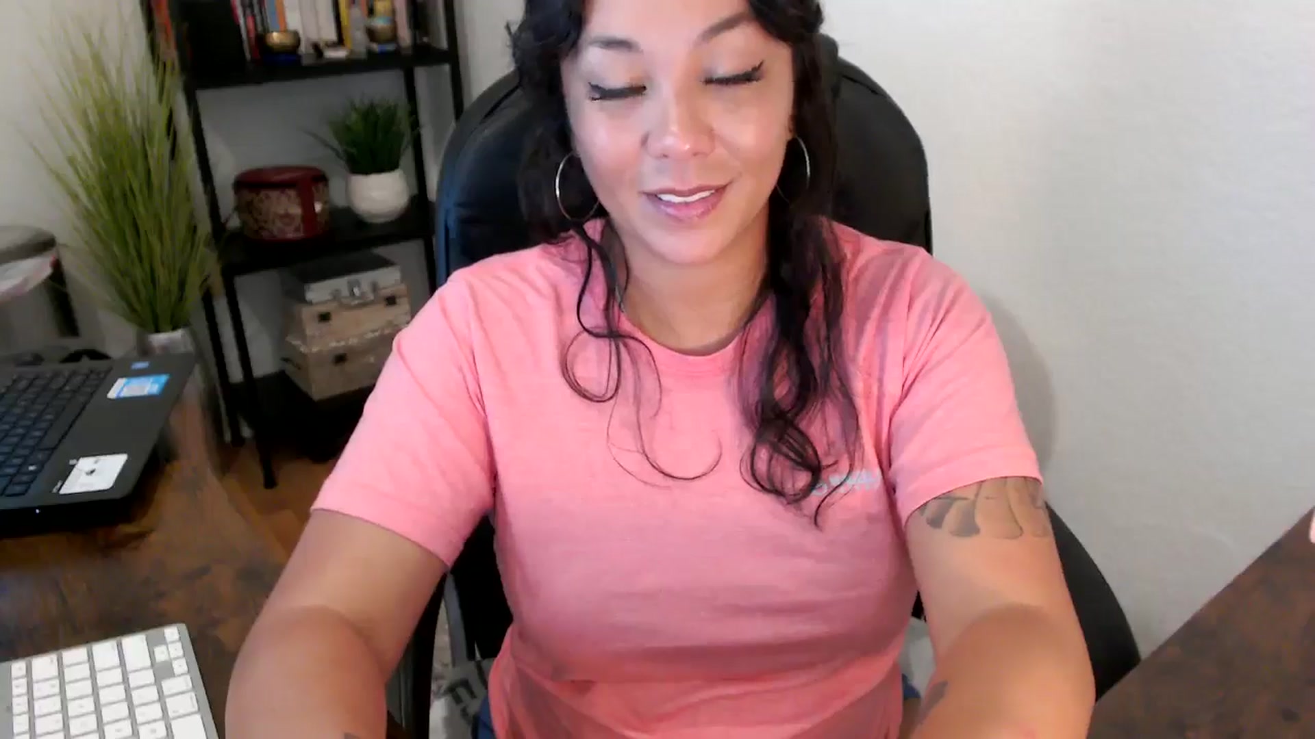 Gallery image thumbnail from MickaylaMinx's myfreecams stream on, 09/16/2024, 17:25 image 20 of 20