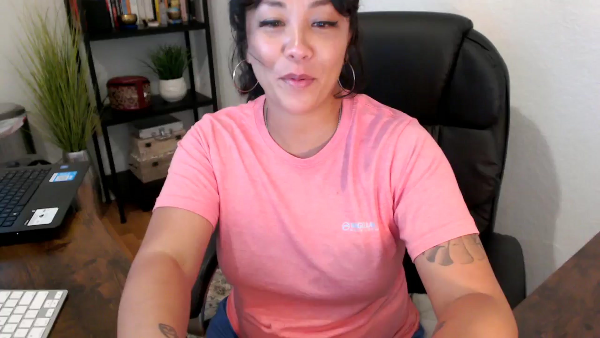 Gallery image thumbnail from MickaylaMinx's myfreecams stream on, 09/16/2024, 19:10 image 1 of 20
