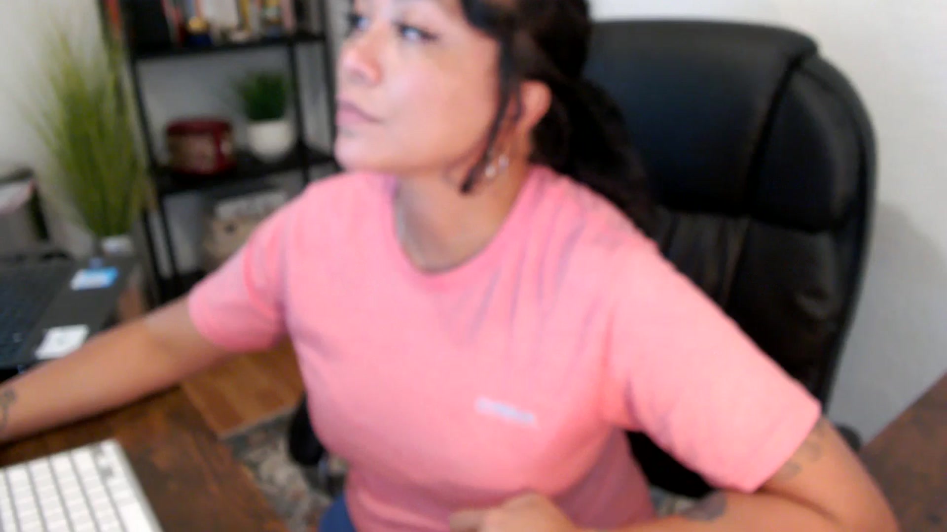 Gallery image thumbnail from MickaylaMinx's myfreecams stream on, 09/16/2024, 19:10 image 15 of 20