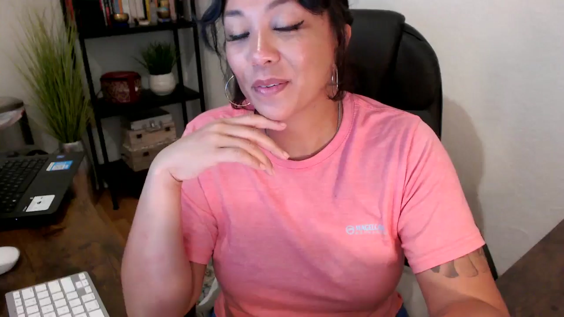 Gallery image thumbnail from MickaylaMinx's myfreecams stream on, 09/17/2024, 04:10 image 2 of 20