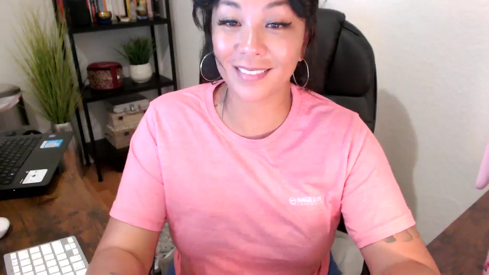 Gallery image thumbnail from MickaylaMinx's myfreecams stream on, 09/17/2024, 04:10 image 17 of 20