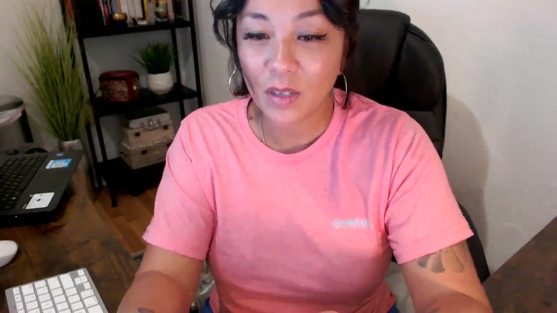 Gallery image thumbnail from MickaylaMinx's myfreecams stream on, 09/17/2024, 04:10 image 3 of 20