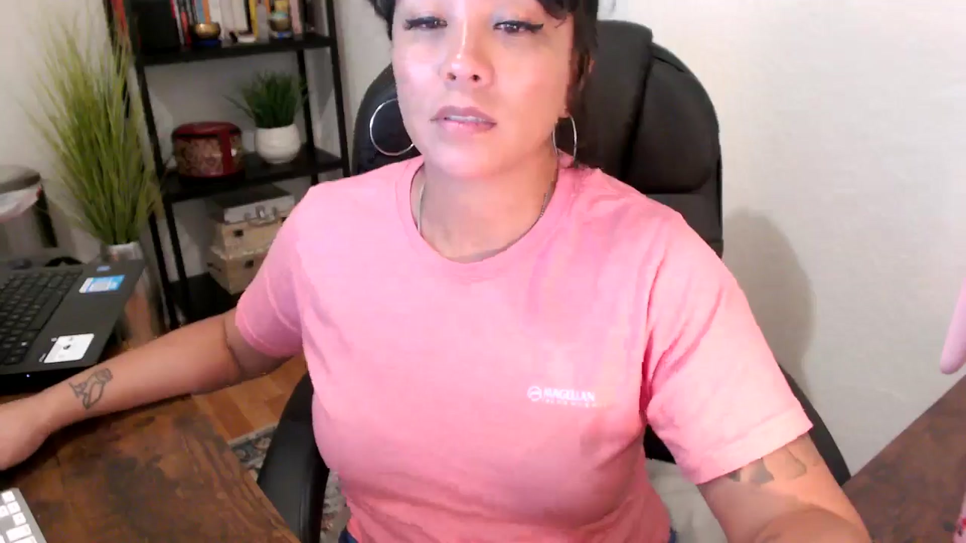 Gallery image thumbnail from MickaylaMinx's myfreecams stream on, 09/17/2024, 05:19 image 4 of 20