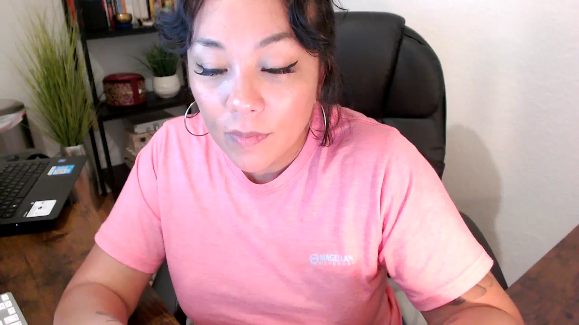 Gallery image thumbnail from MickaylaMinx's myfreecams stream on, 09/17/2024, 05:19 image 17 of 20