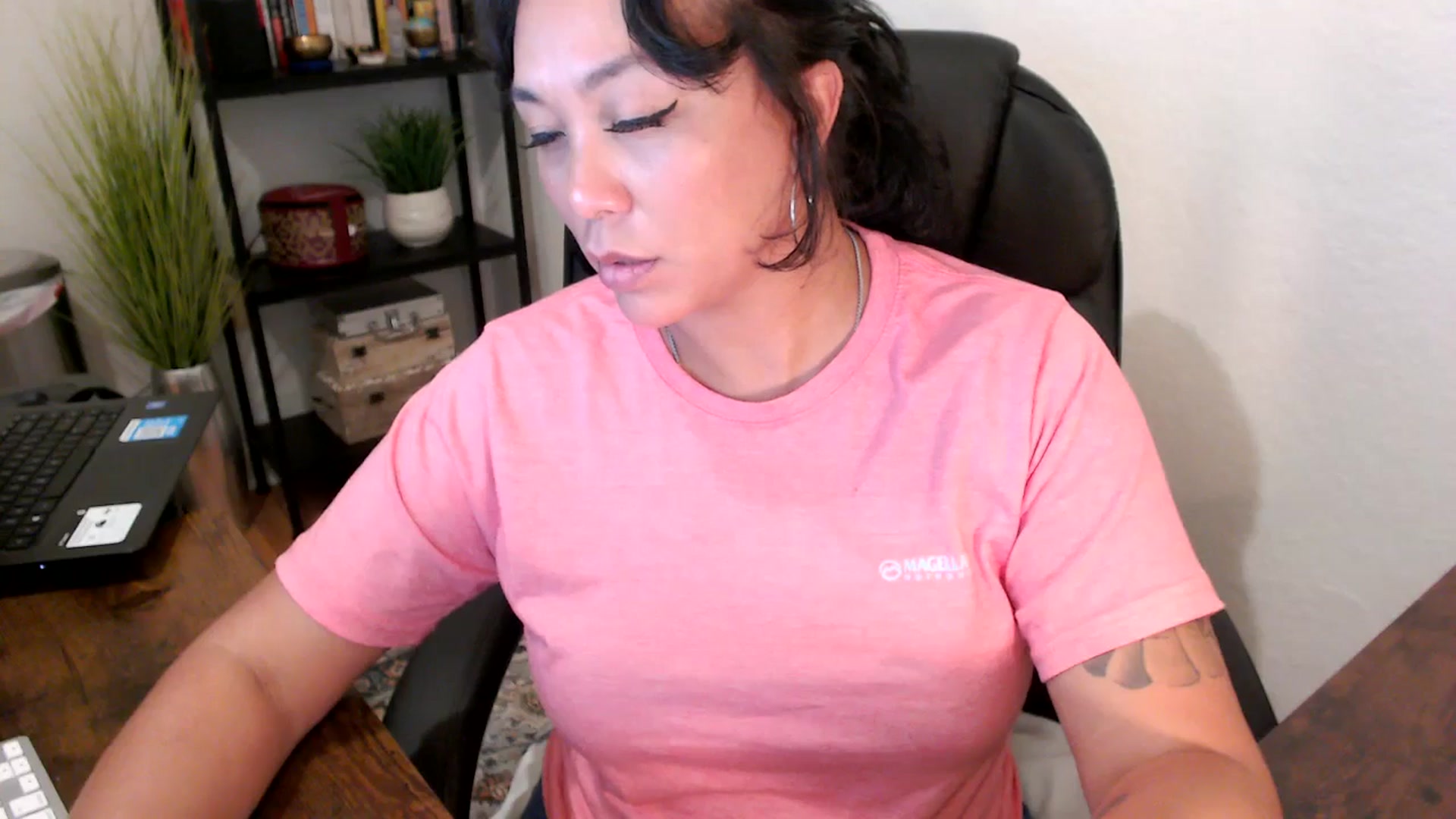 Gallery image thumbnail from MickaylaMinx's myfreecams stream on, 09/17/2024, 05:19 image 20 of 20