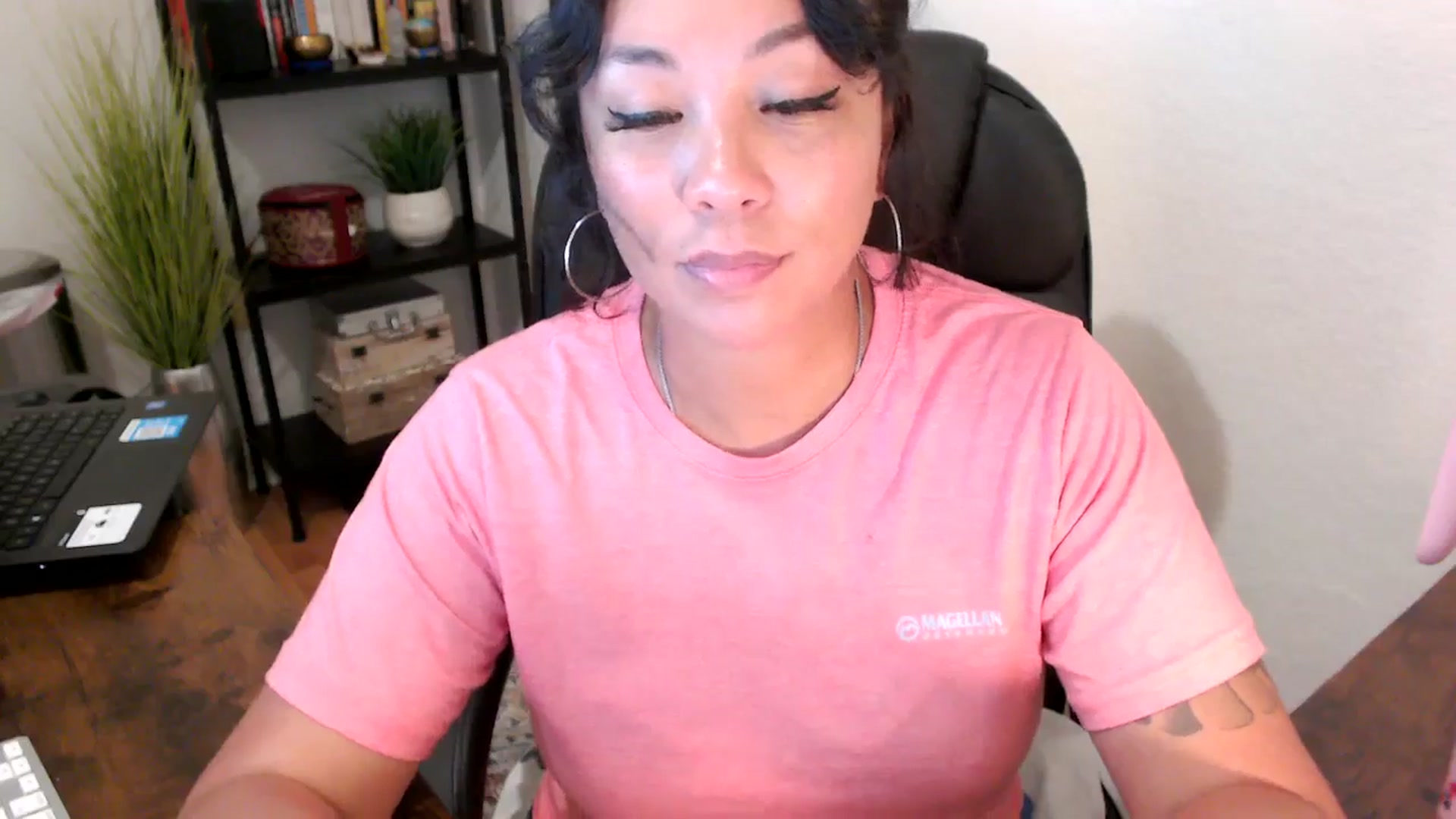 Gallery image thumbnail from MickaylaMinx's myfreecams stream on, 09/17/2024, 05:19 image 2 of 20