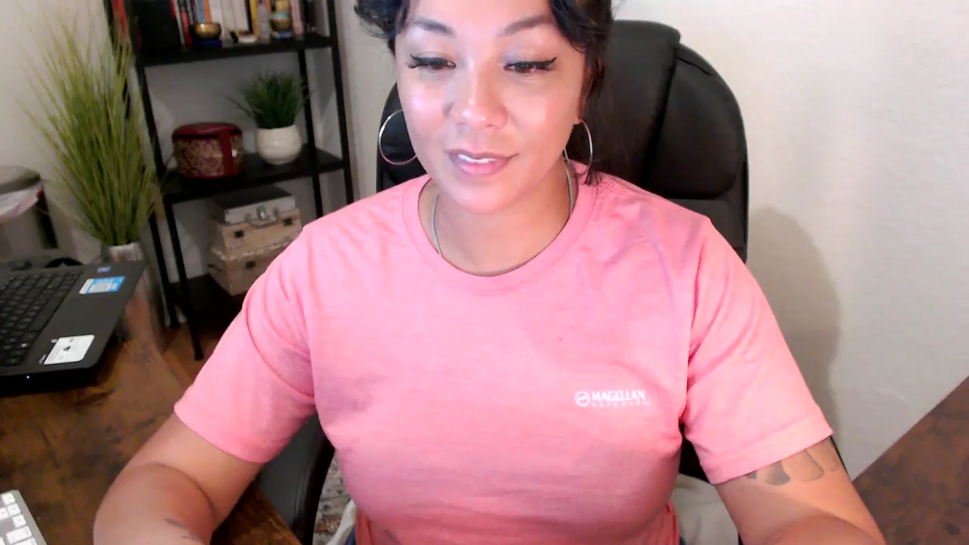 Gallery image thumbnail from MickaylaMinx's myfreecams stream on, 09/17/2024, 05:19 image 15 of 20