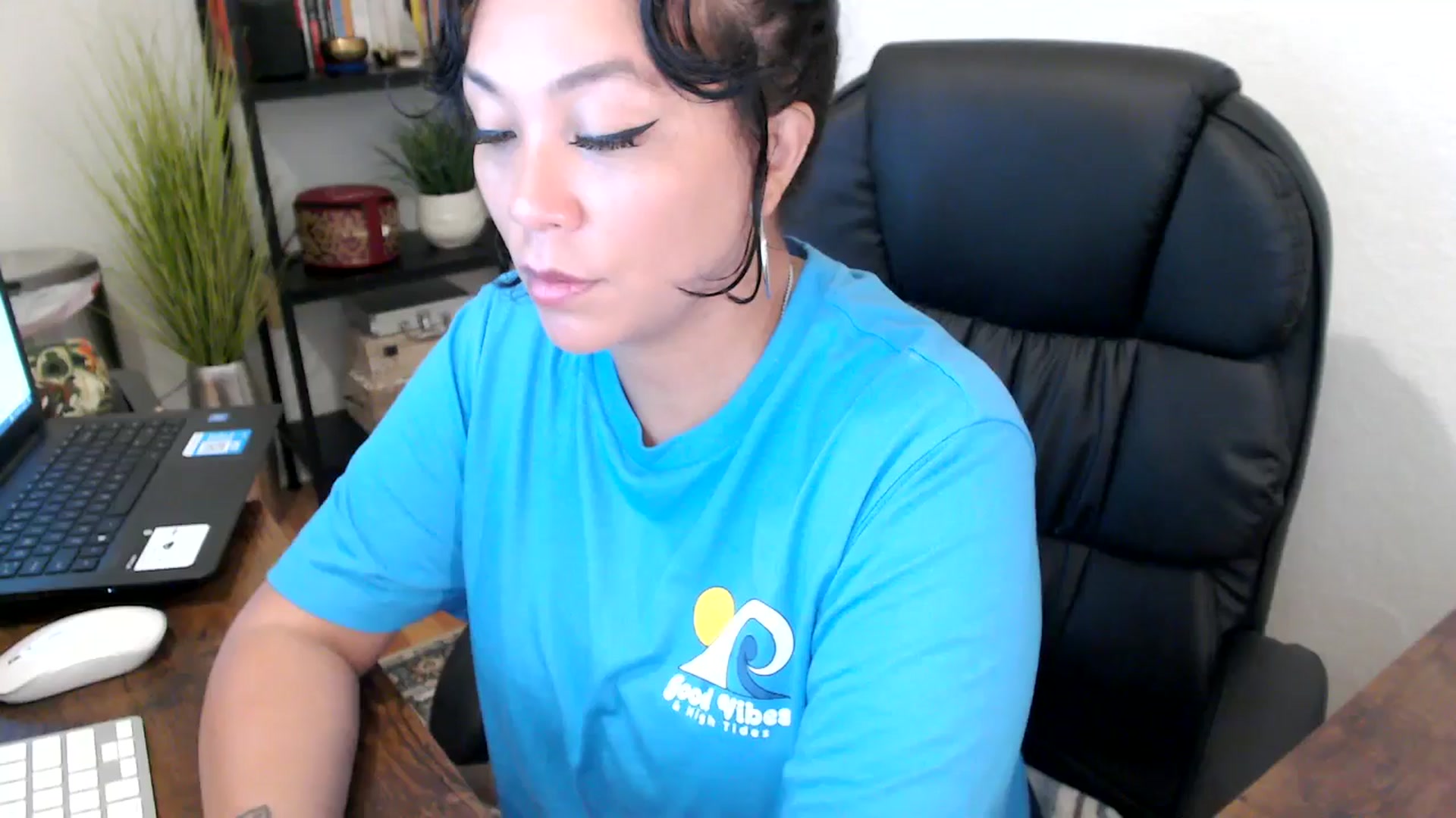 Gallery image thumbnail from MickaylaMinx's myfreecams stream on, 09/17/2024, 15:21 image 2 of 20