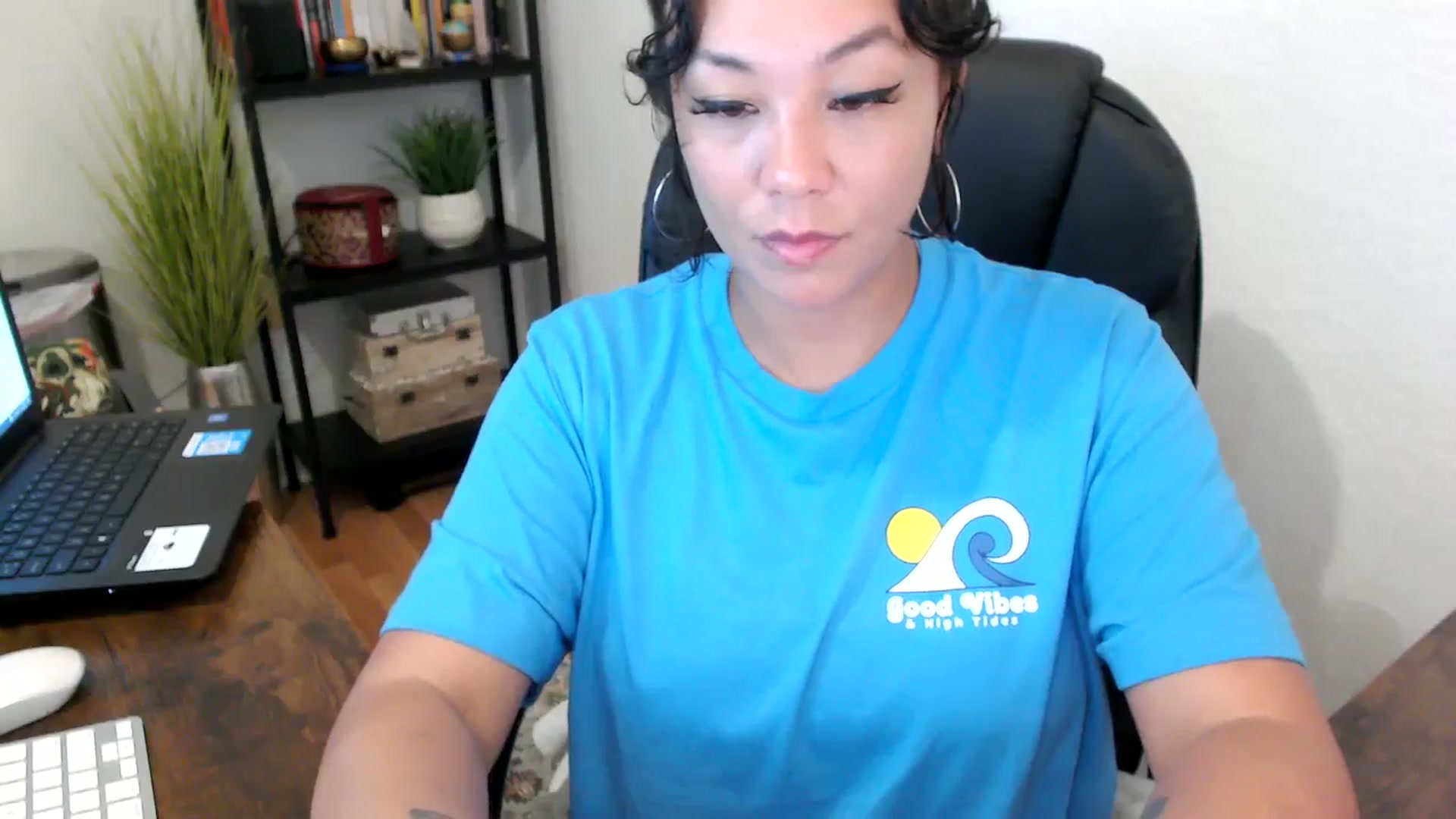 Gallery image thumbnail from MickaylaMinx's myfreecams stream on, 09/17/2024, 15:21 image 9 of 20