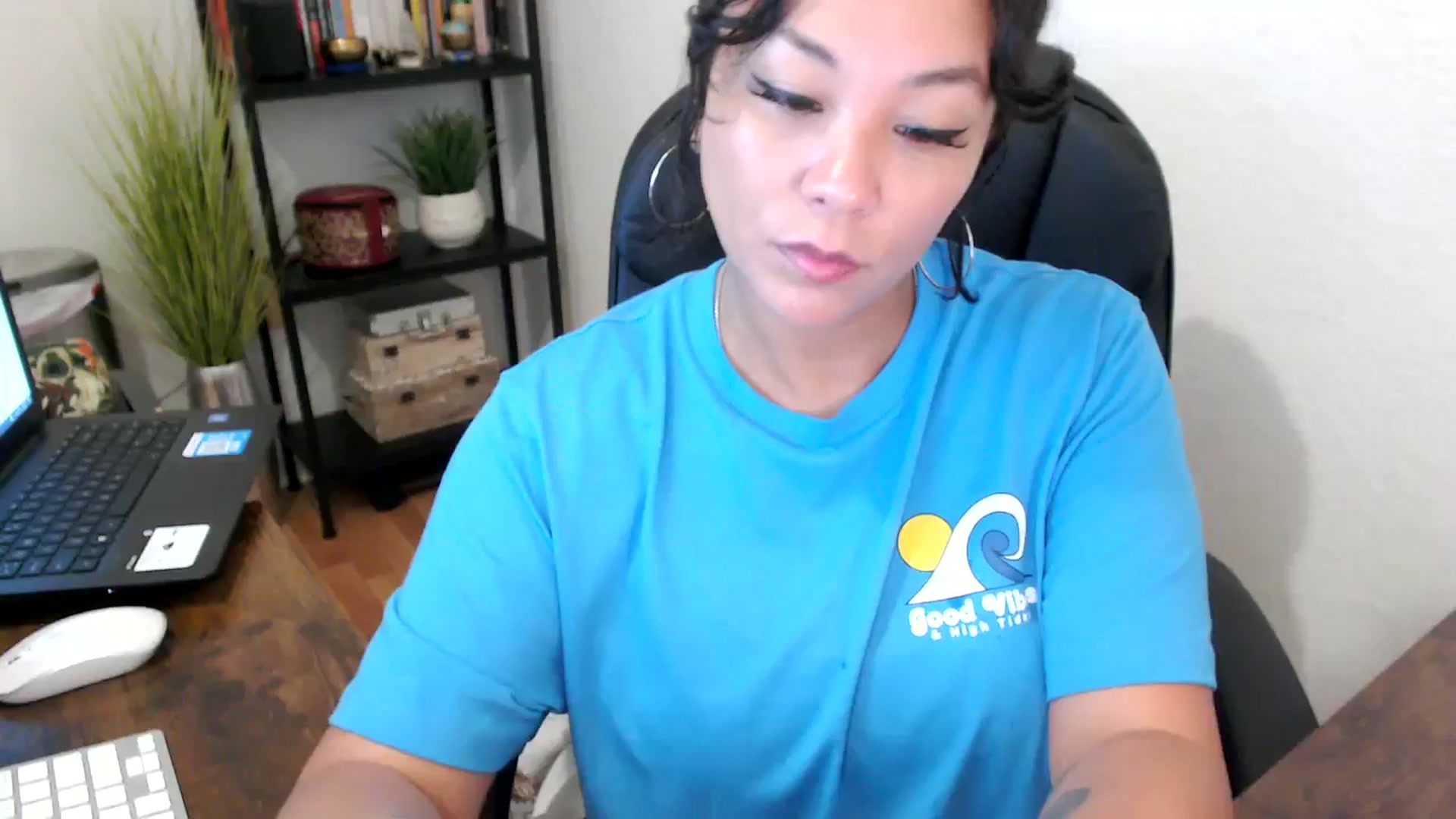Gallery image thumbnail from MickaylaMinx's myfreecams stream on, 09/17/2024, 15:21 image 1 of 20