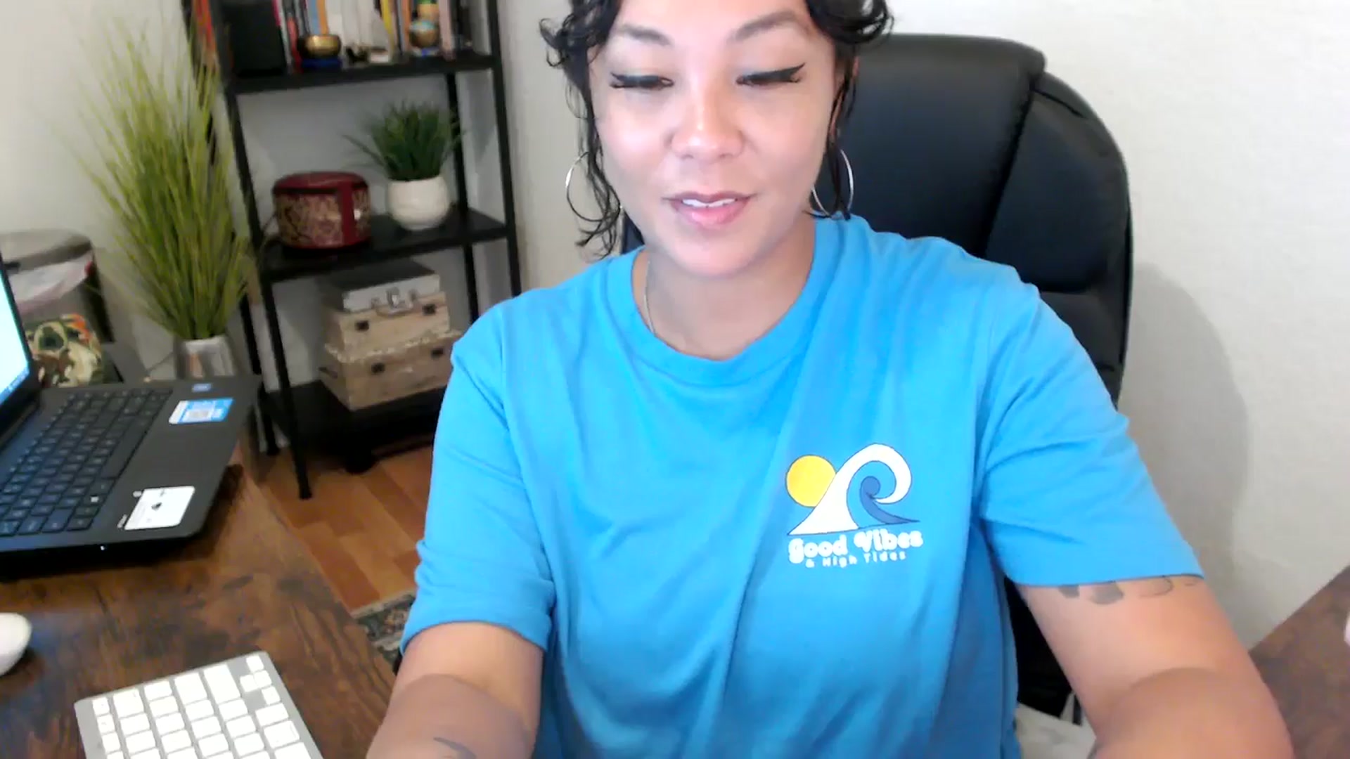 Gallery image thumbnail from MickaylaMinx's myfreecams stream on, 09/17/2024, 15:21 image 17 of 20