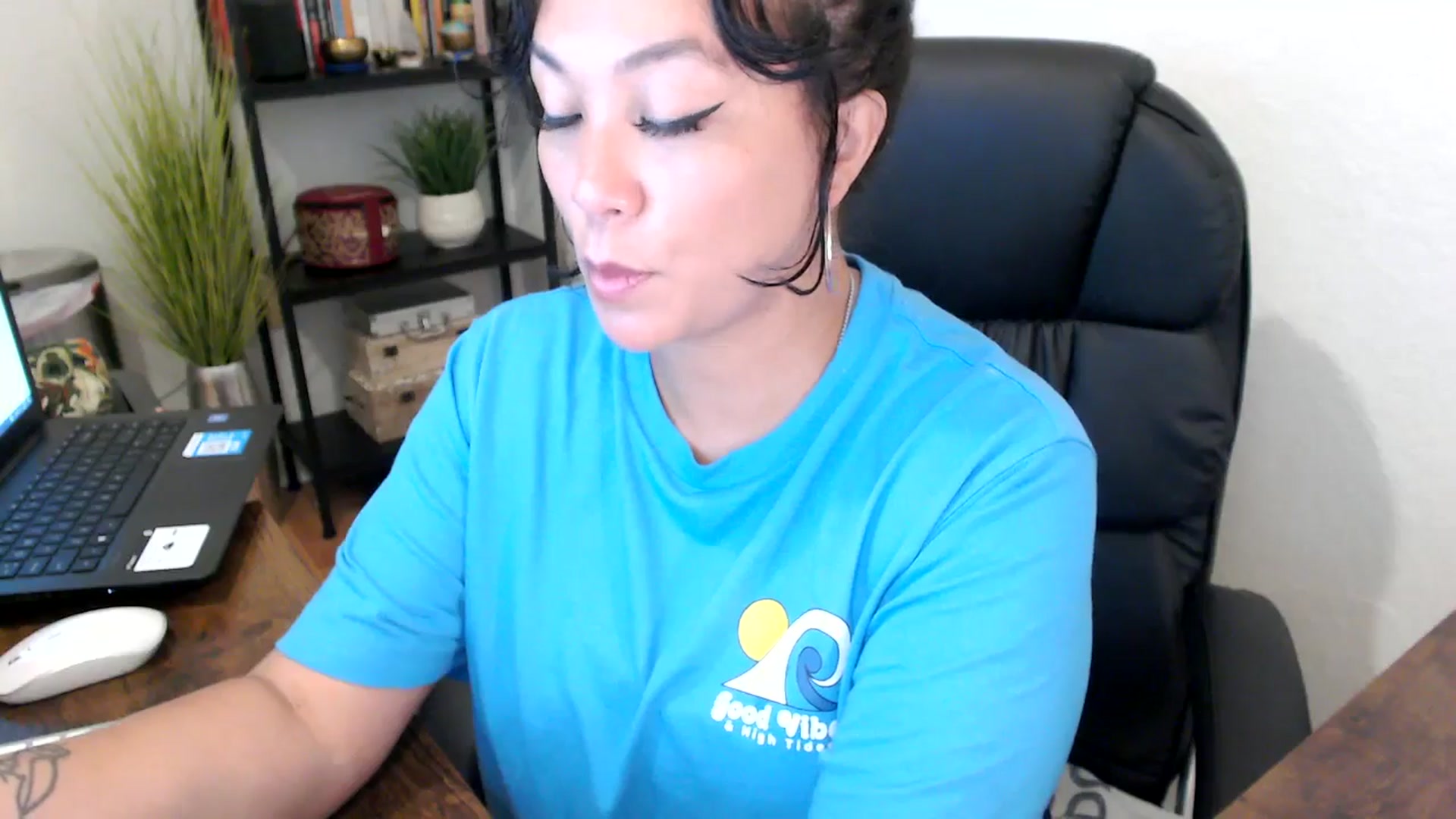 Gallery image thumbnail from MickaylaMinx's myfreecams stream on, 09/17/2024, 15:21 image 3 of 20
