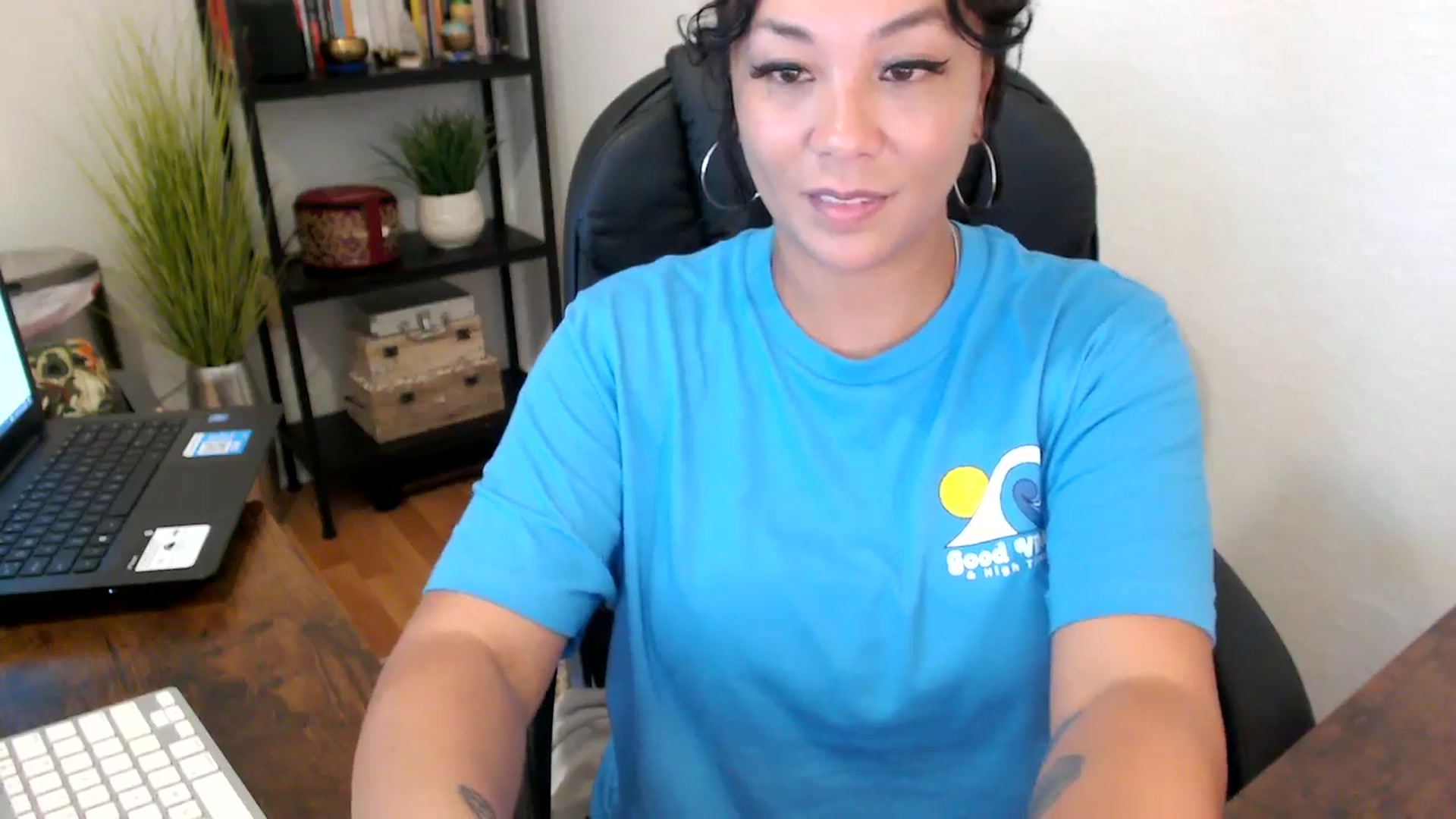 Gallery image thumbnail from MickaylaMinx's myfreecams stream on, 09/17/2024, 15:59 image 10 of 20