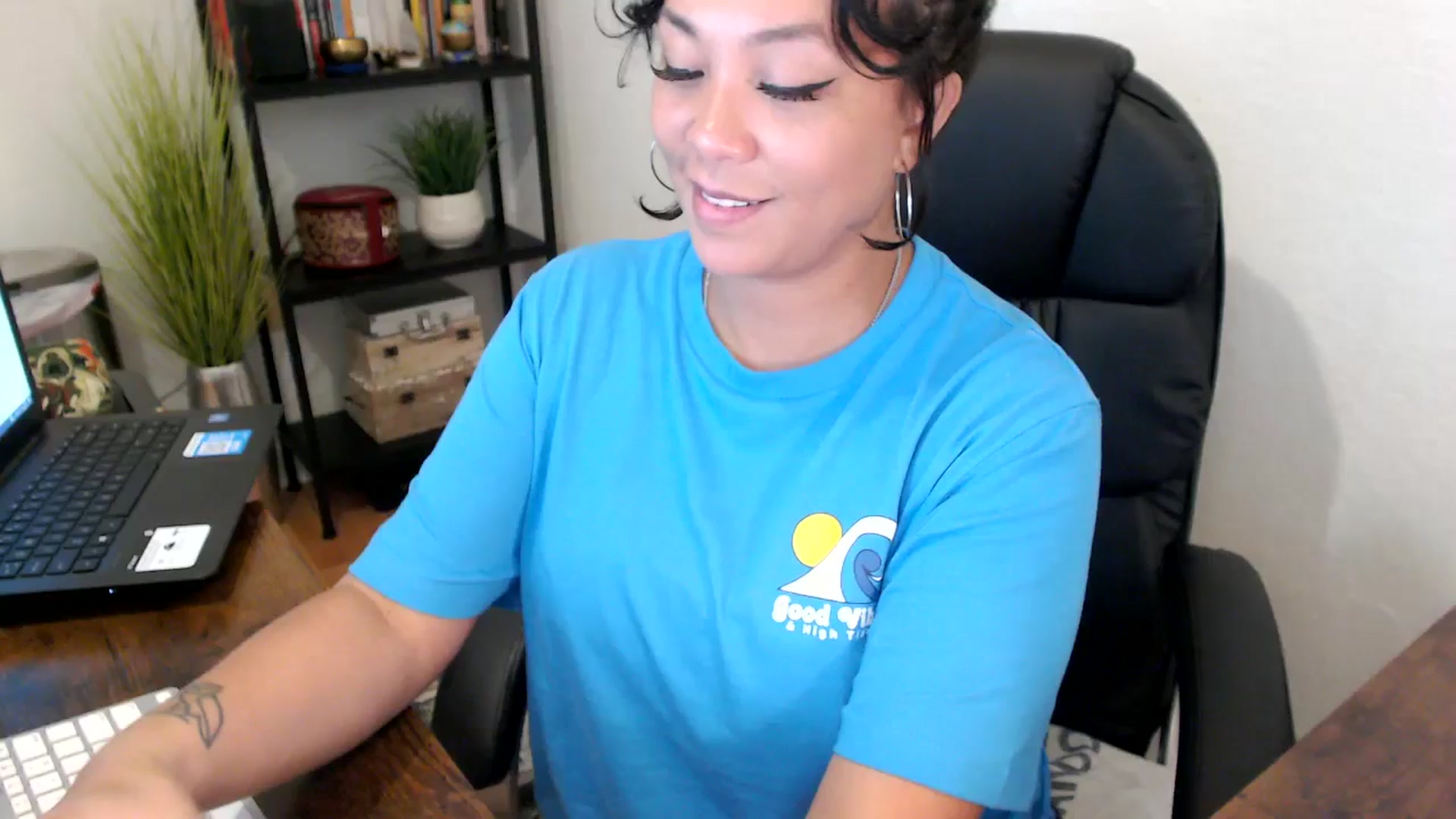 Gallery image thumbnail from MickaylaMinx's myfreecams stream on, 09/17/2024, 15:59 image 9 of 20