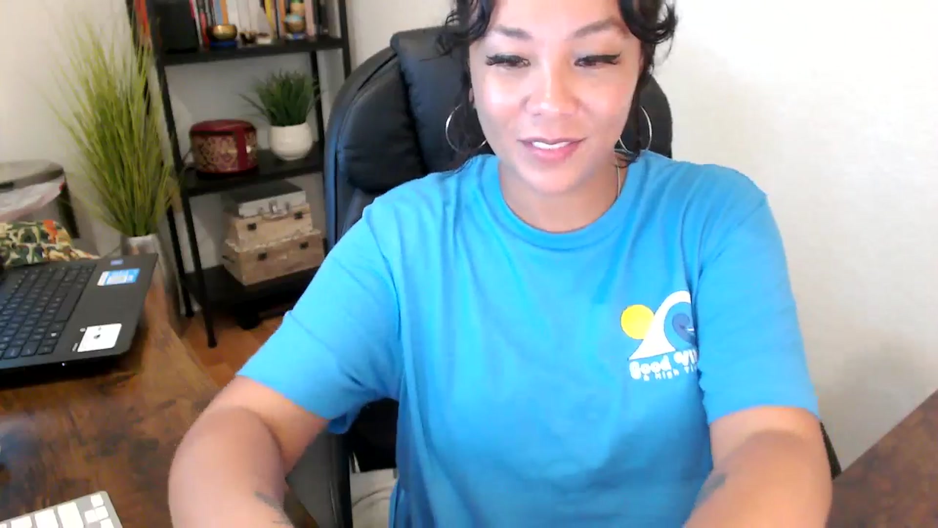 Gallery image thumbnail from MickaylaMinx's myfreecams stream on, 09/17/2024, 20:35 image 9 of 20