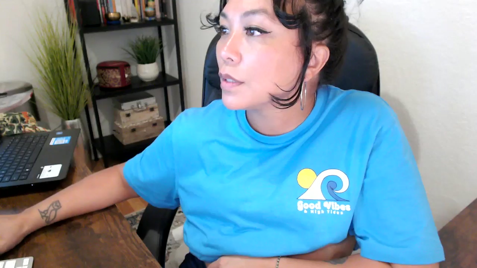 Gallery image thumbnail from MickaylaMinx's myfreecams stream on, 09/17/2024, 20:35 image 5 of 20